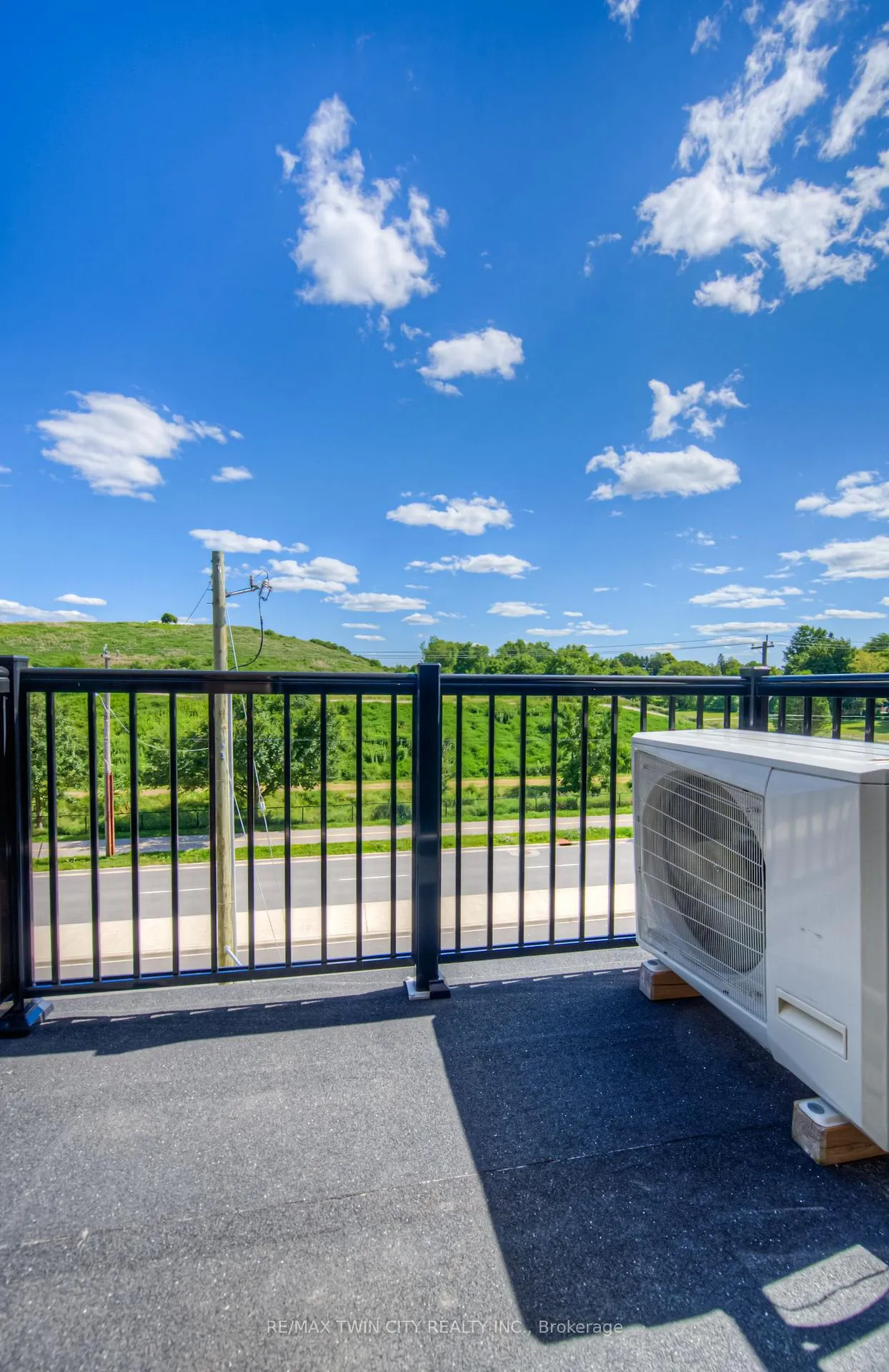 Photo 29 of Unit D13, 10 Palace Street, Kitchener, Laurentian Hills — HOMEH