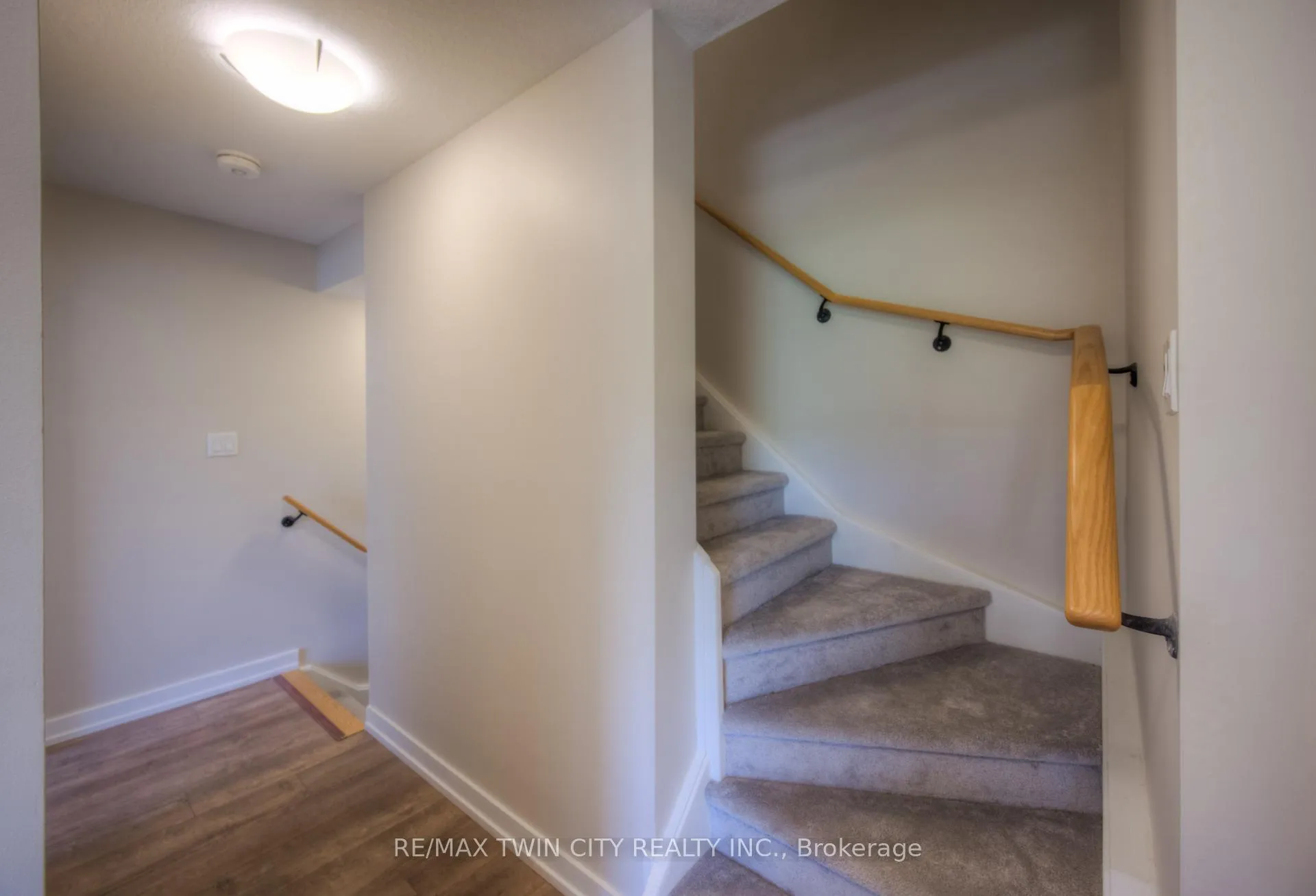Photo 33 of Unit D13, 10 Palace Street, Kitchener, Laurentian Hills — HOMEH
