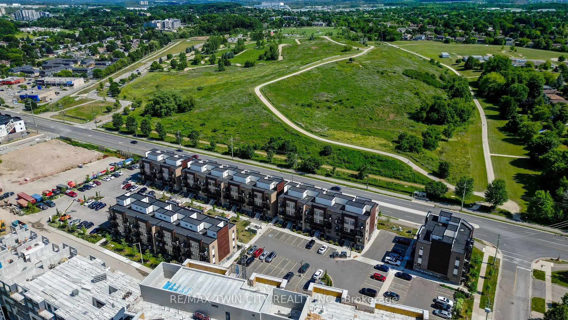 Photo 38 of Unit D13, 10 Palace Street, Kitchener, Laurentian Hills — HOMEH