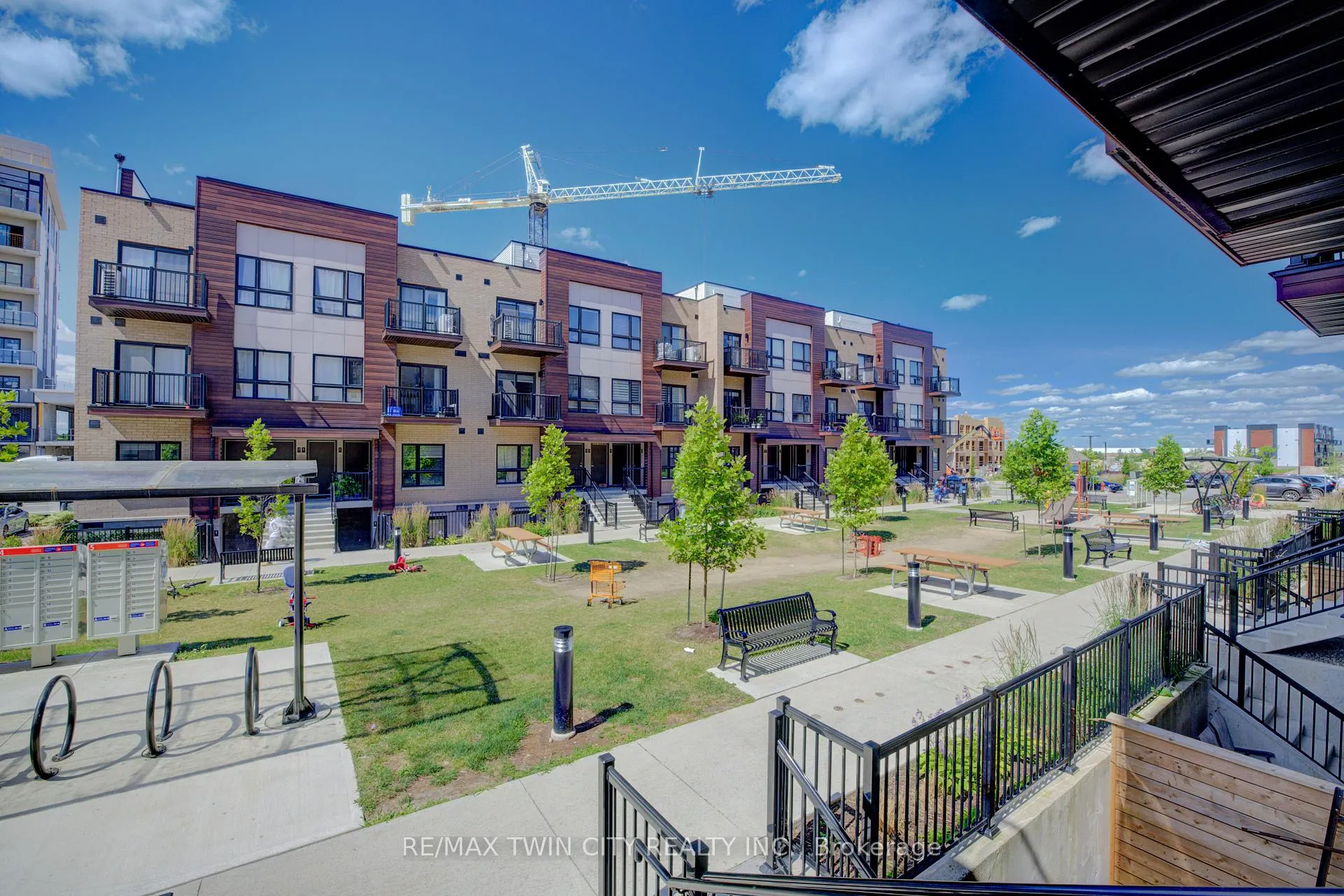 Photo 40 of Unit D13, 10 Palace Street, Kitchener, Laurentian Hills — HOMEH