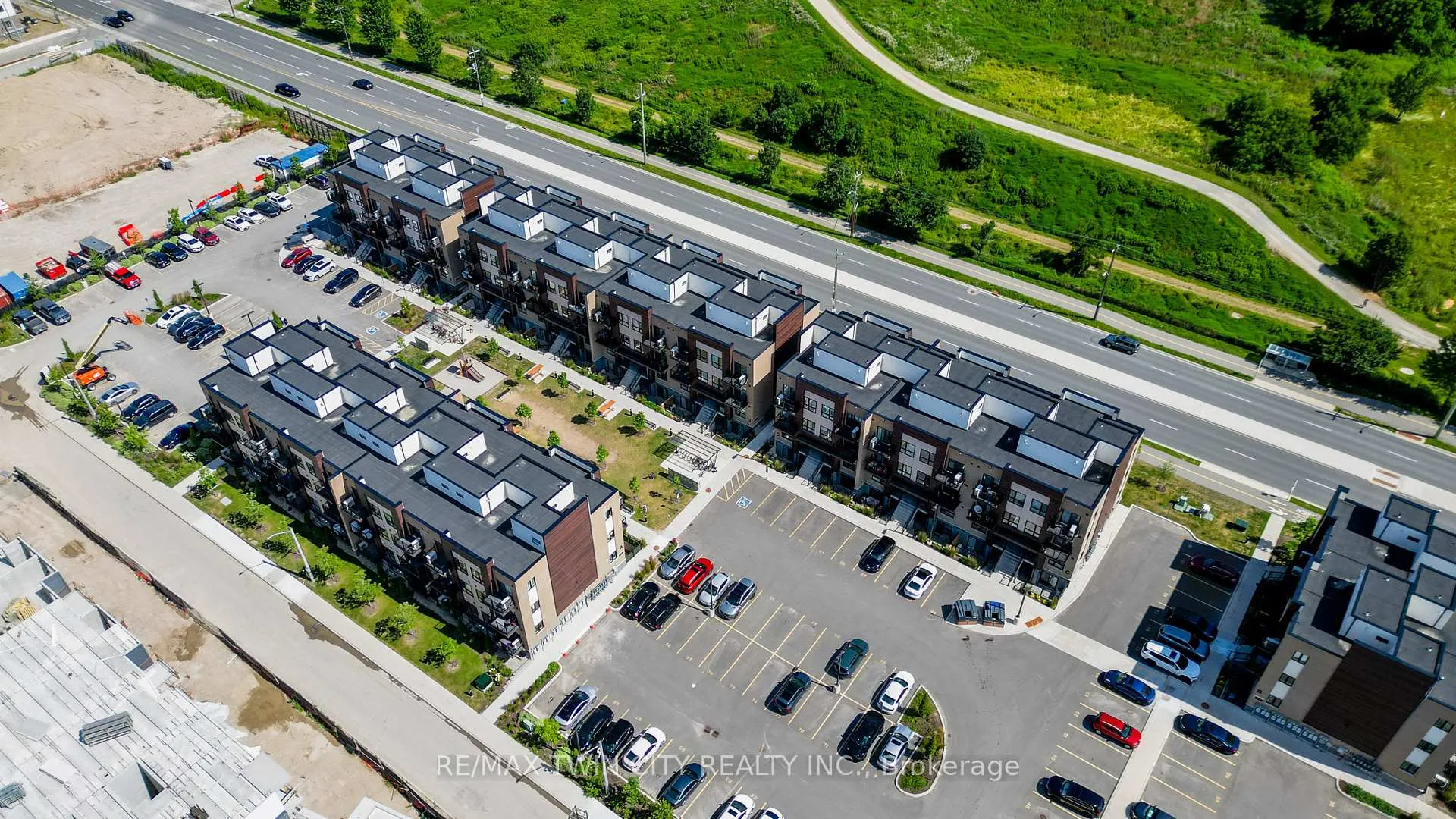 Photo 43 of Unit D13, 10 Palace Street, Kitchener, Laurentian Hills — HOMEH