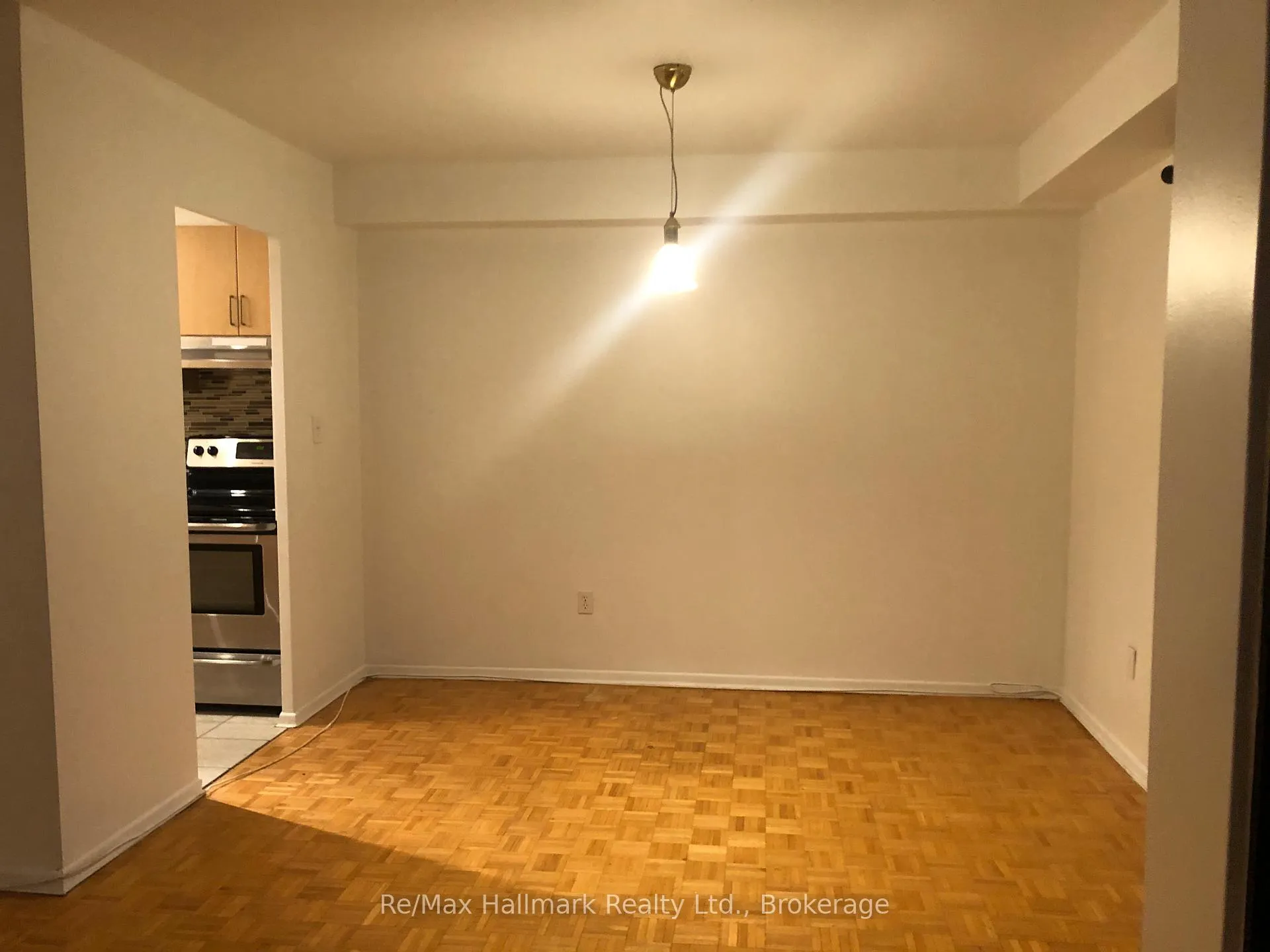 Photo 4 of Unit 2108, 3 Massey Square, Toronto, Crescent Town — HOMEH
