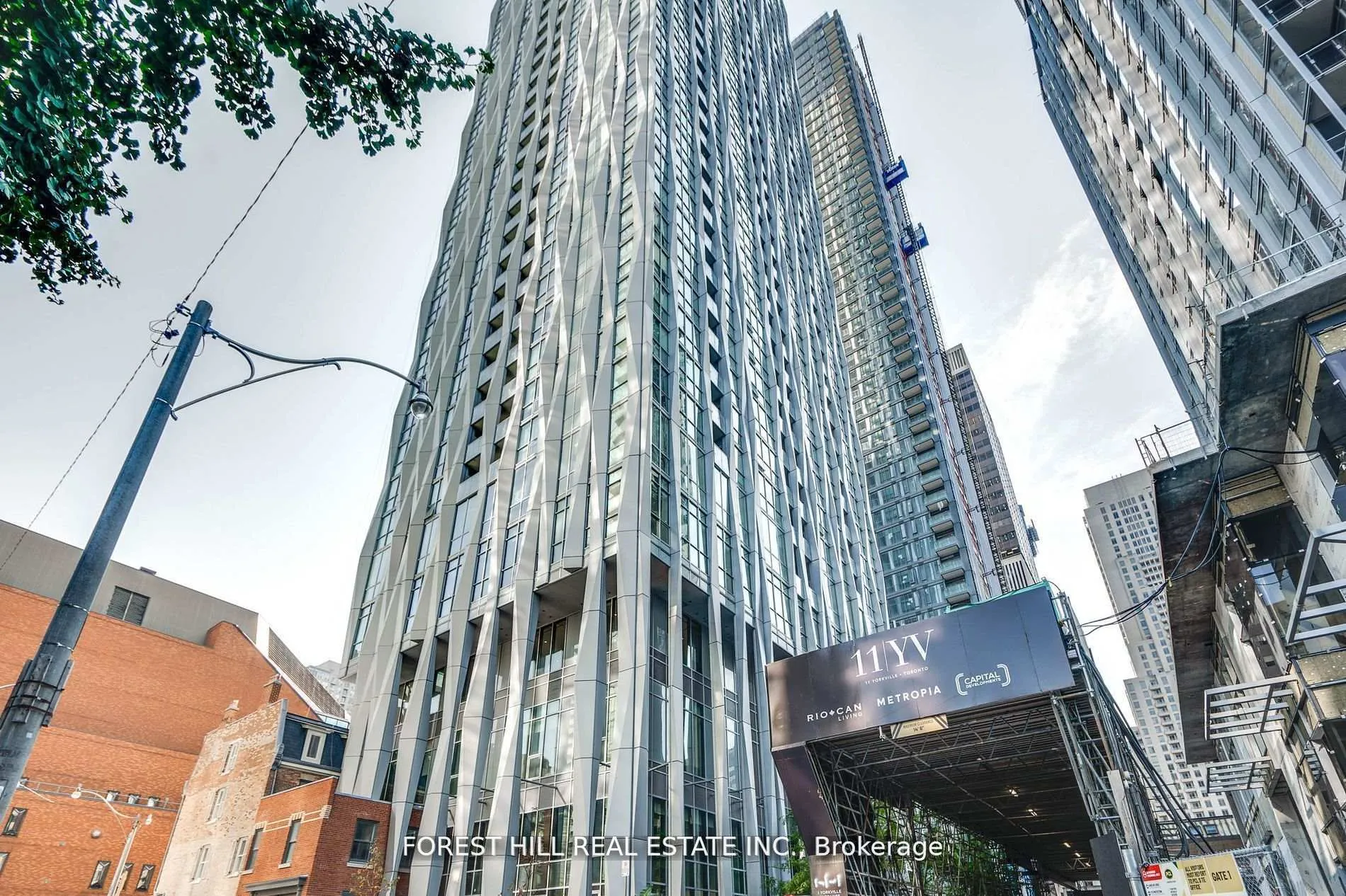 Front of Unit 802, 1 Yorkville Avenue