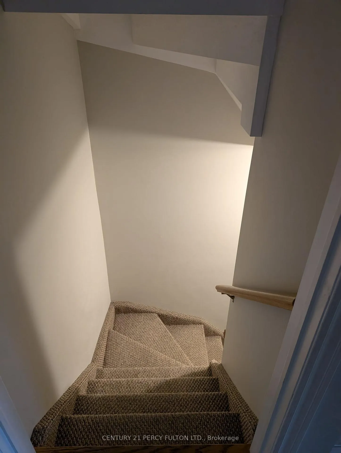 Photo 16 of 71 Barchester Crescent, Whitby, Brooklin — HOMEH