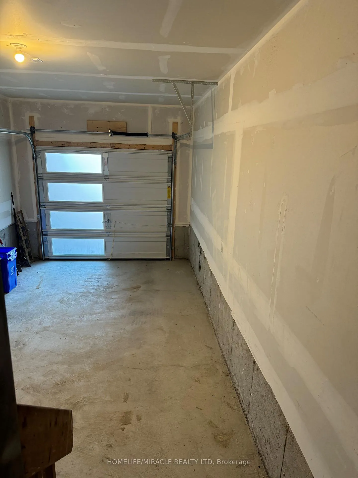 Photo 2 of Unit 106, 1034 Reflection Place, Pickering, Rural Pickering — HOMEH