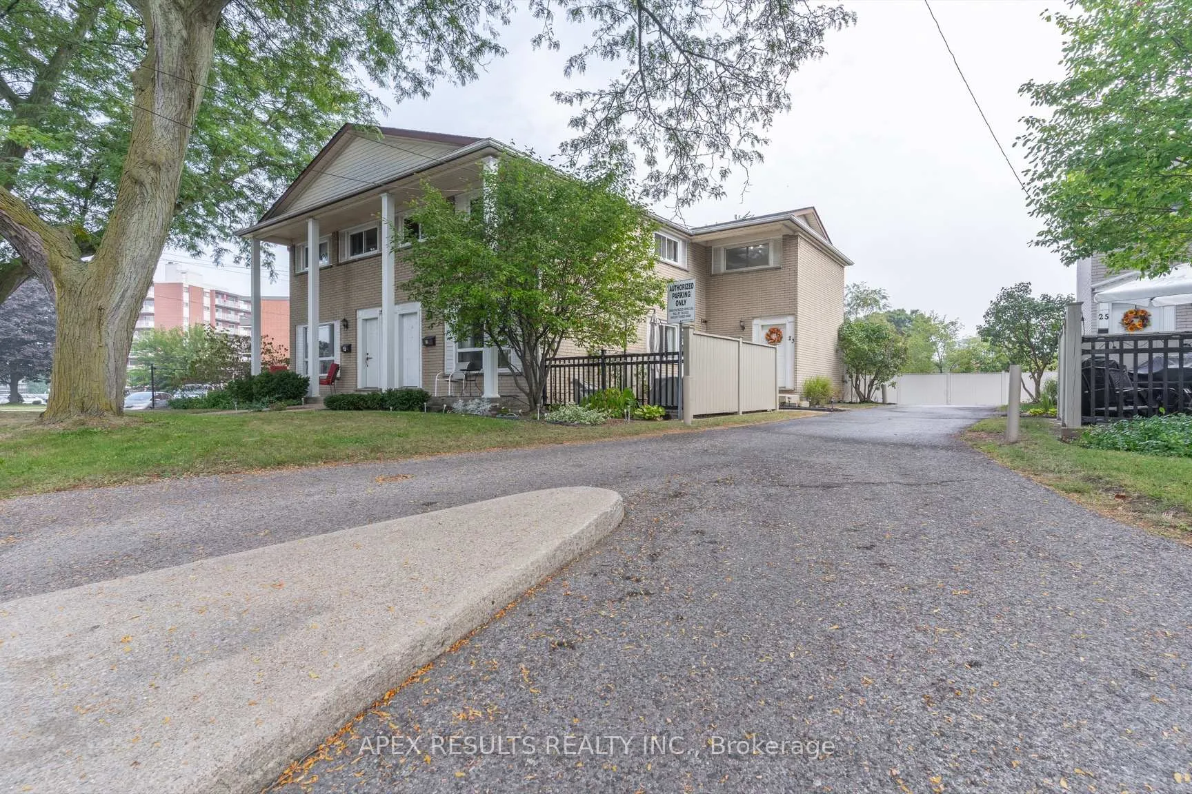 Photo 2 of Unit 3, 23 Woodman Drive S, Hamilton, Corman — HOMEH