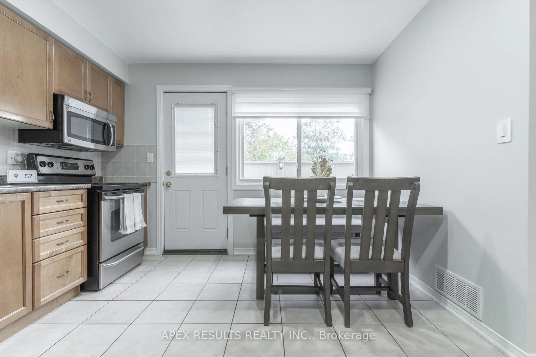Photo 9 of Unit 3, 23 Woodman Drive S, Hamilton, Corman — HOMEH