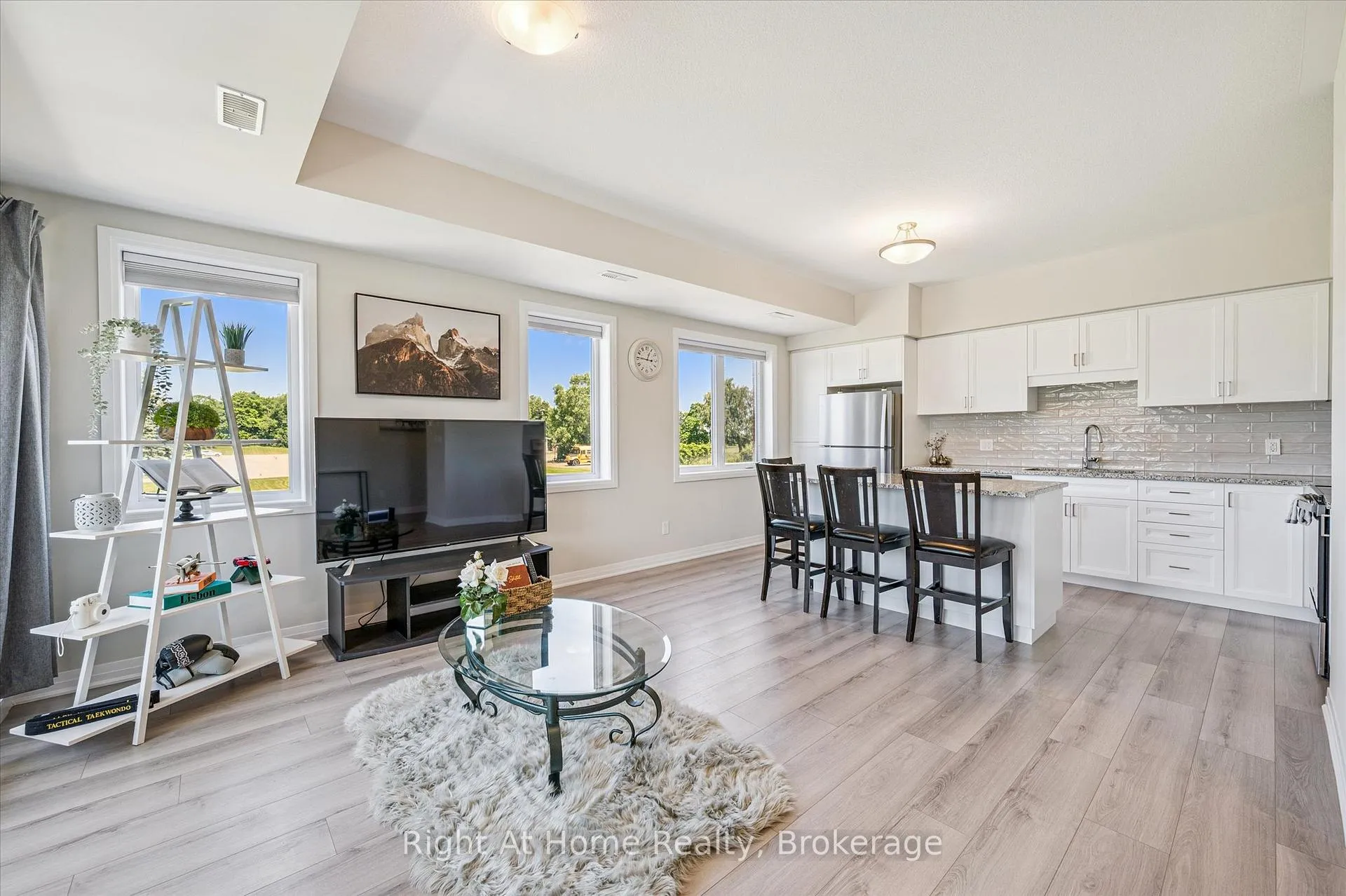 Photo 6 of 1570 Fischer-Hallman Road, Kitchener — HOMEH
