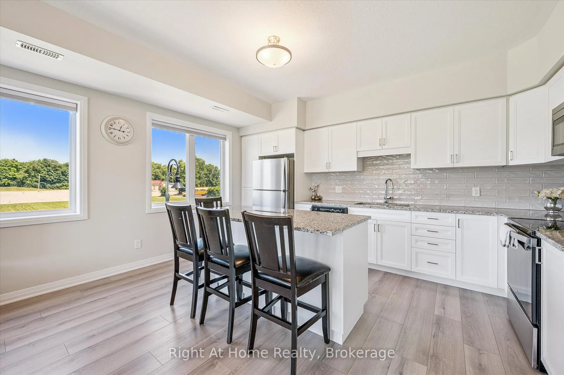 Photo 7 of 1570 Fischer-Hallman Road, Kitchener — HOMEH