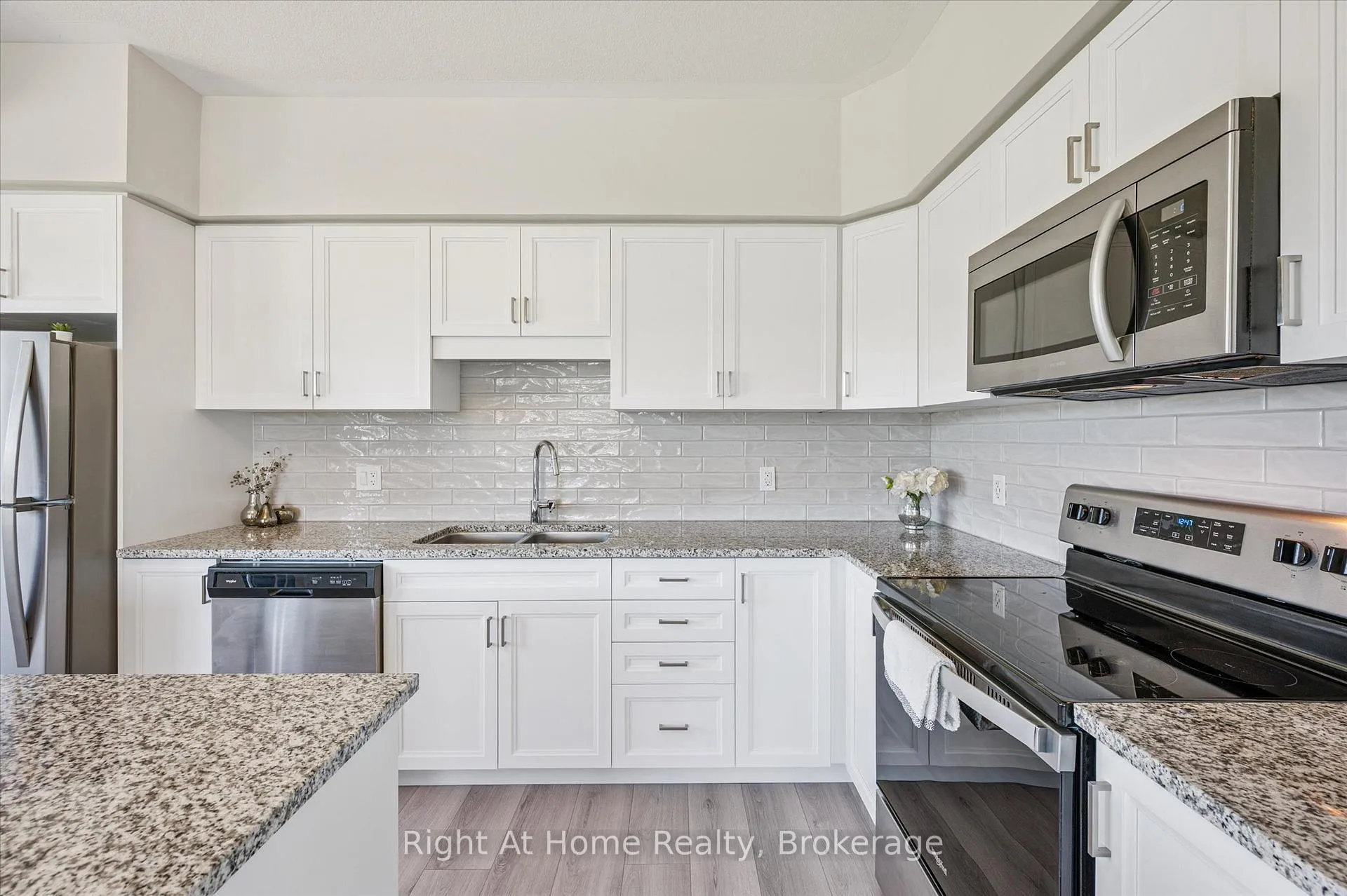 Photo 9 of 1570 Fischer-Hallman Road, Kitchener — HOMEH