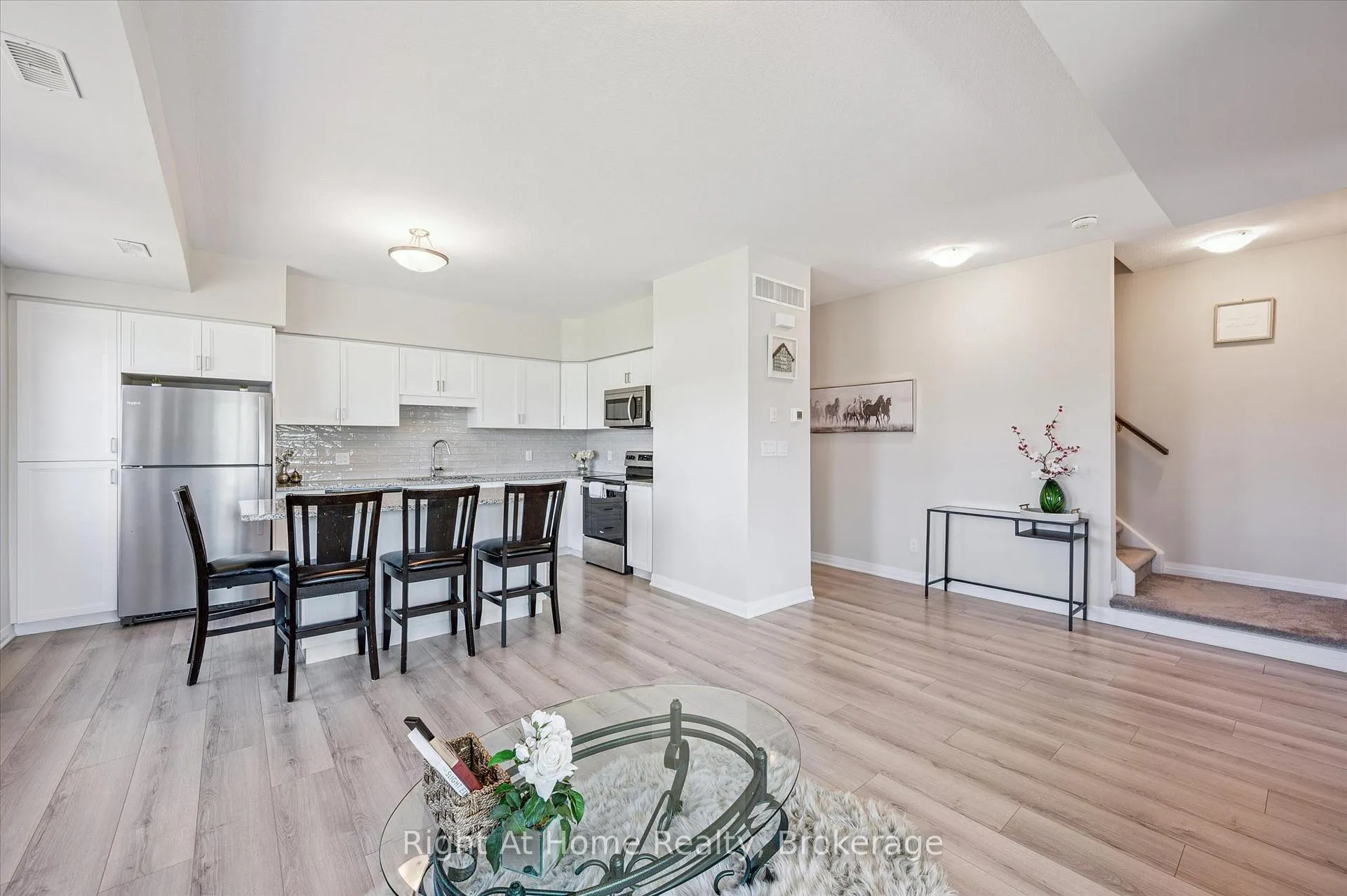 Photo 14 of 1570 Fischer-Hallman Road, Kitchener — HOMEH
