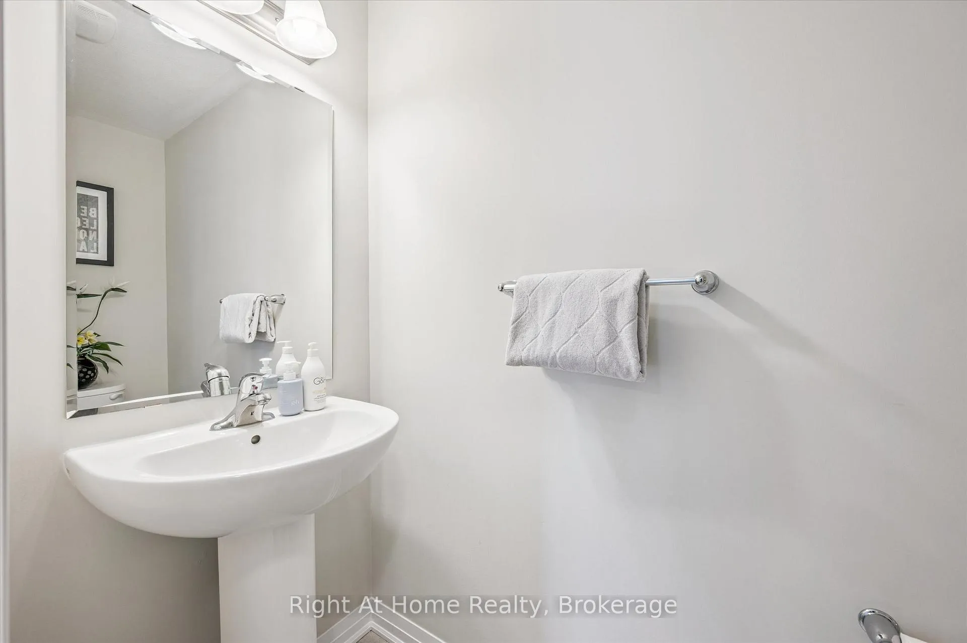 Photo 19 of 1570 Fischer-Hallman Road, Kitchener — HOMEH