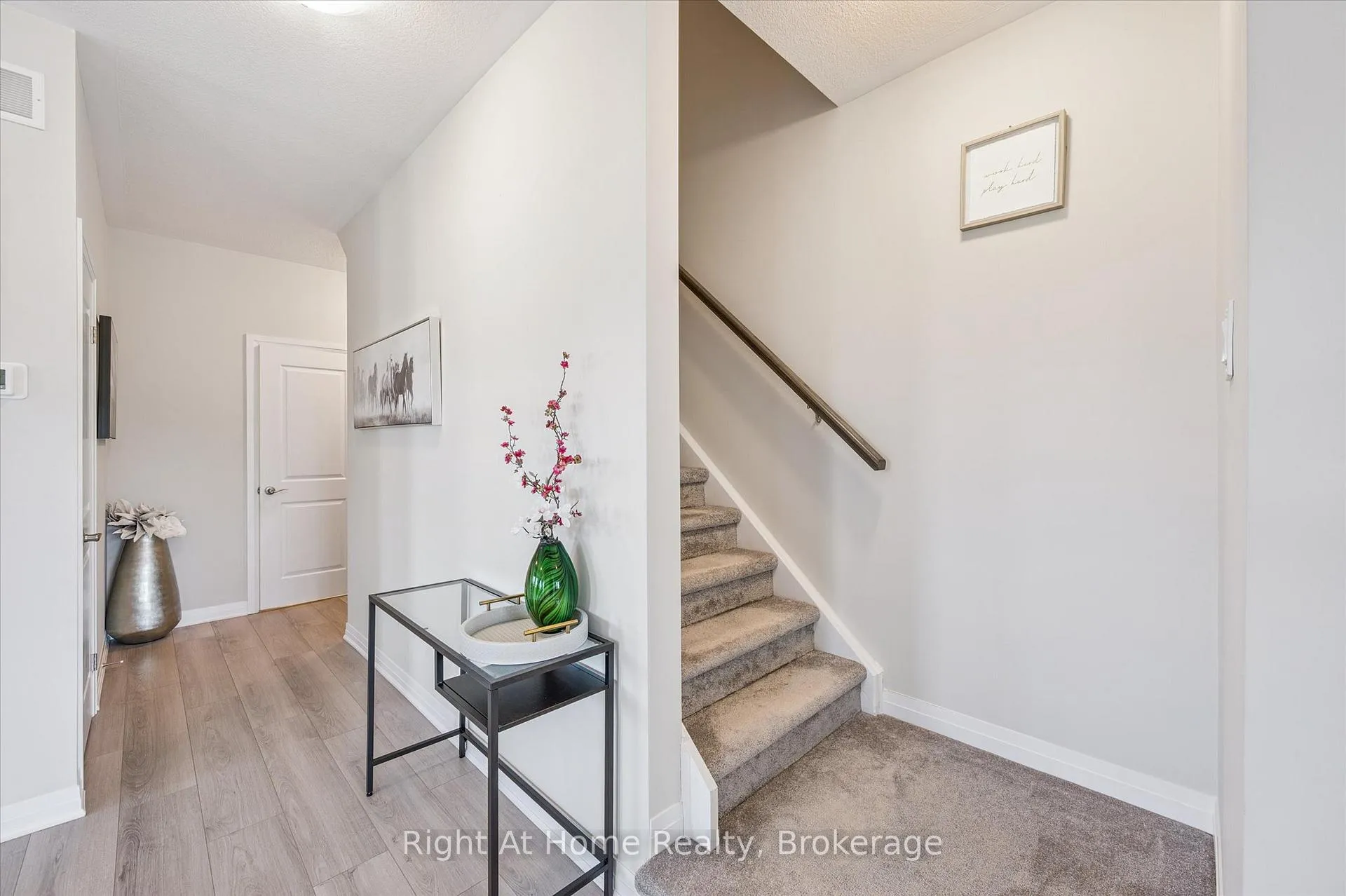 Photo 20 of 1570 Fischer-Hallman Road, Kitchener — HOMEH