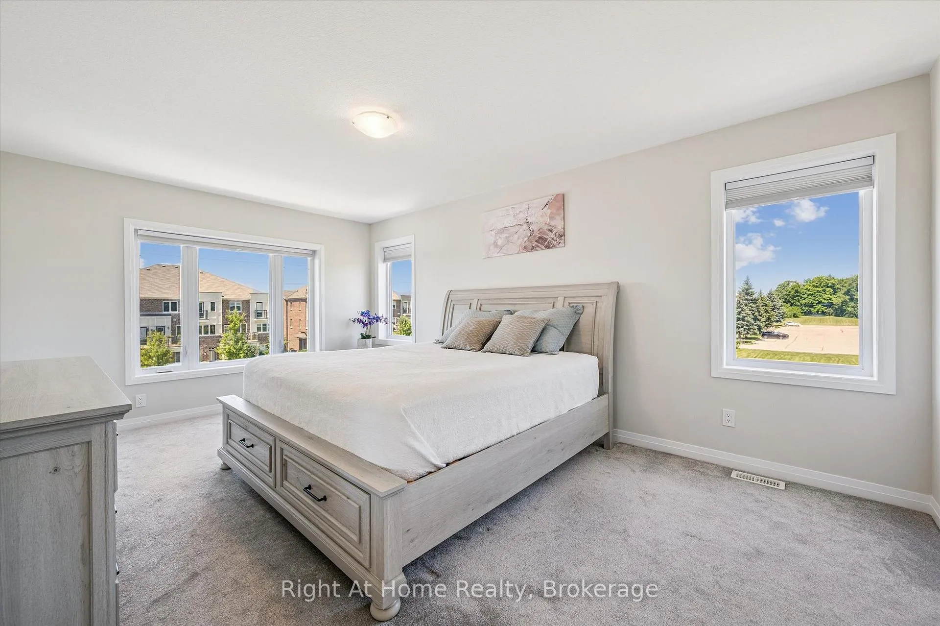 Photo 21 of 1570 Fischer-Hallman Road, Kitchener — HOMEH