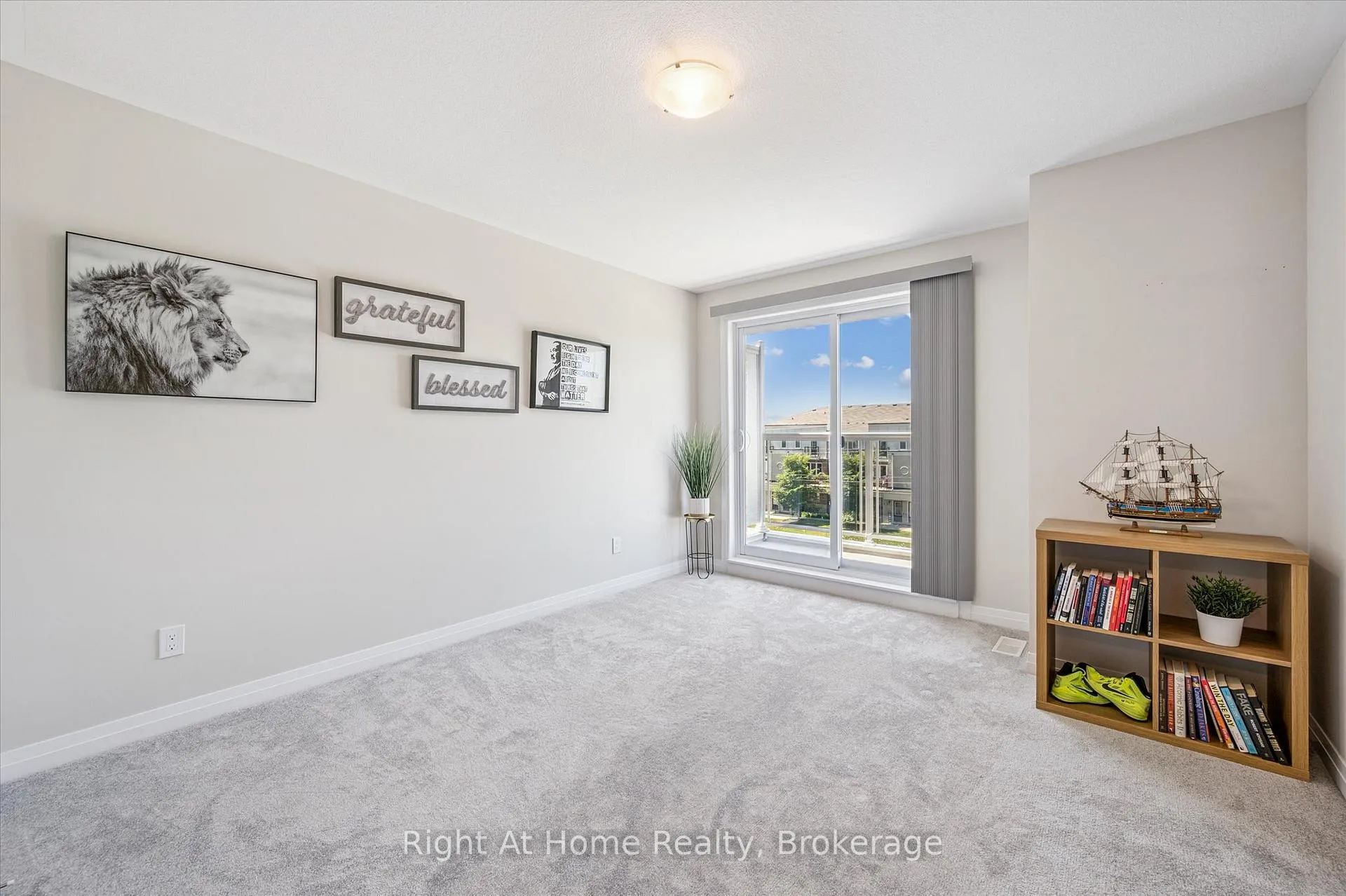 Photo 25 of 1570 Fischer-Hallman Road, Kitchener — HOMEH