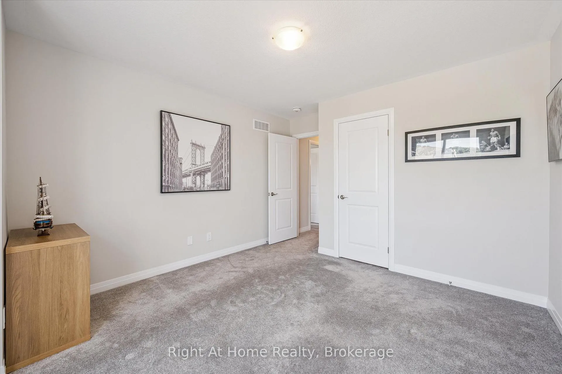 Photo 26 of 1570 Fischer-Hallman Road, Kitchener — HOMEH