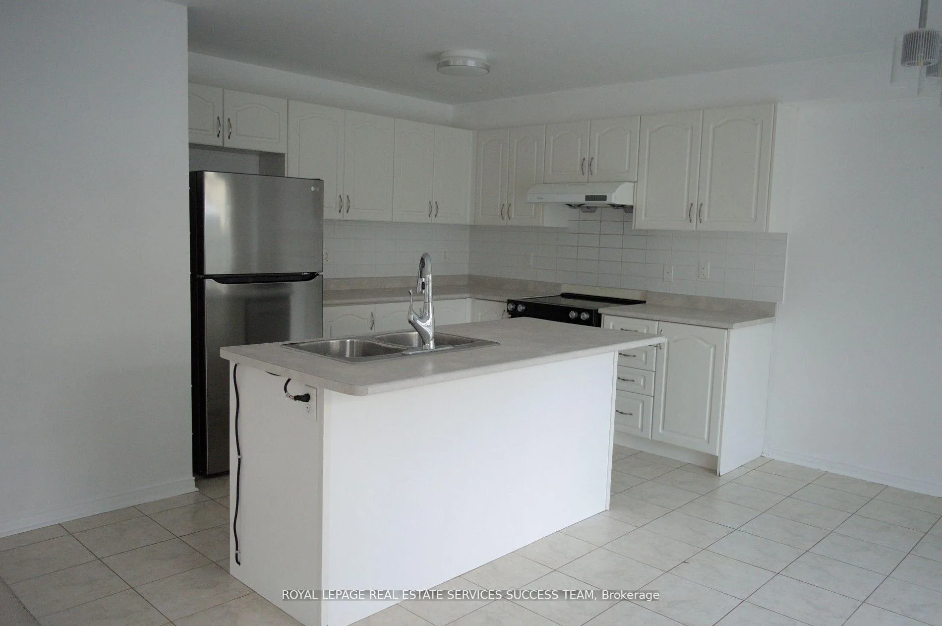 Photo 7 of 1129 Beneford Road, Oshawa, Eastdale — HOMEH