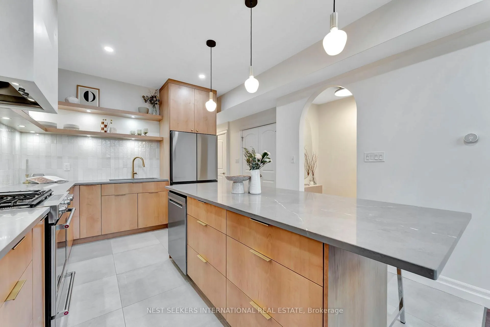 Photo 6 of Unit 303, 555 King Street E, Kitchener — HOMEH