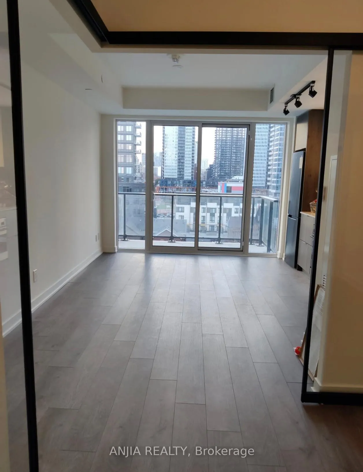 Photo 7 of Unit 618, 5 Defries Street, Toronto, Regent Park — HOMEH
