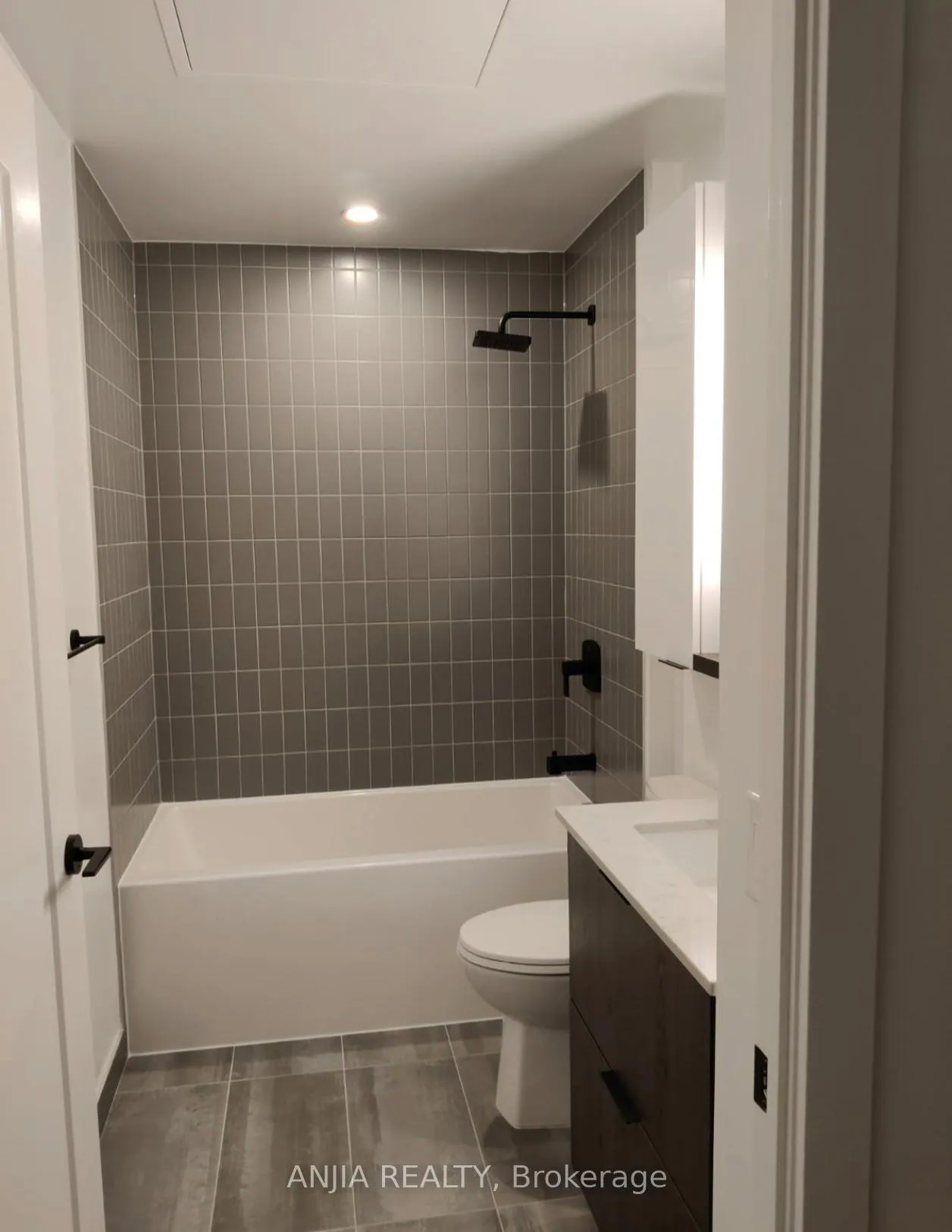 Photo 11 of Unit 618, 5 Defries Street, Toronto, Regent Park — HOMEH