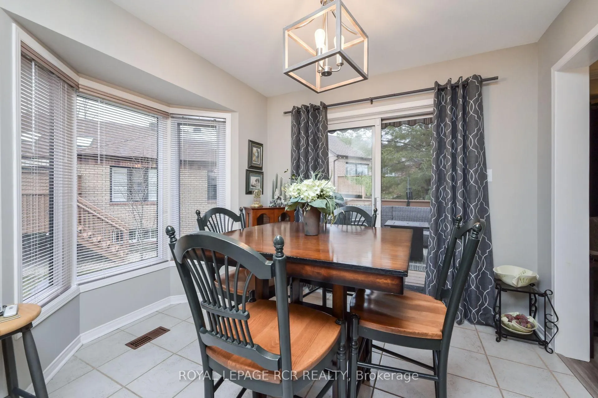 Photo 9 of 147 Riverview Road, New Tecumseth, Alliston — HOMEH