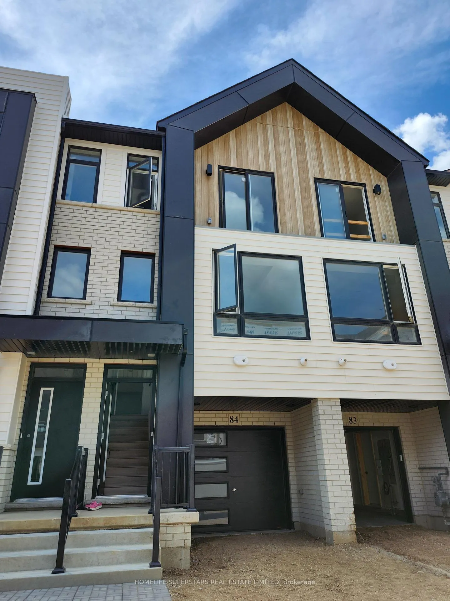 Photo 1 of Unit 84, 55 Tom Brown Drive, Brant, Paris — HOMEH