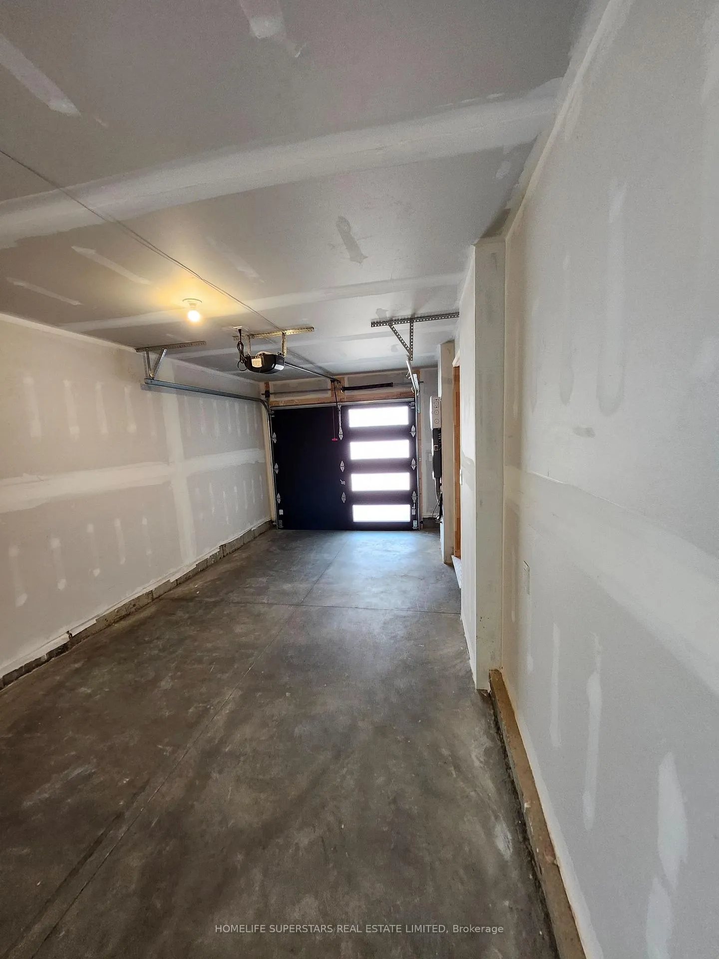 Photo 8 of Unit 84, 55 Tom Brown Drive, Brant, Paris — HOMEH