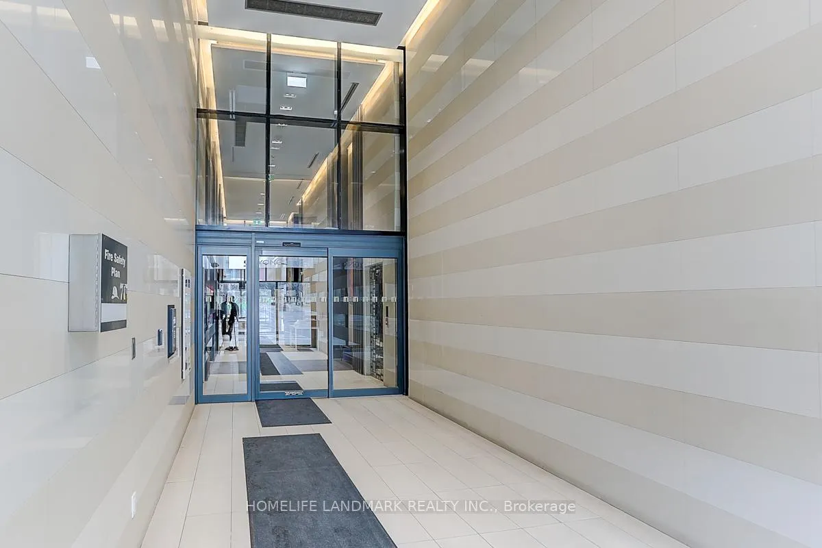 Front of Unit 1512, 501 Yonge Street