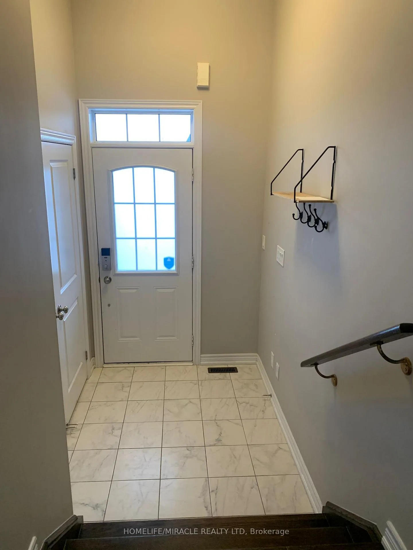 Photo 2 of 72 Clifford Crescent, New Tecumseth, Tottenham — HOMEH
