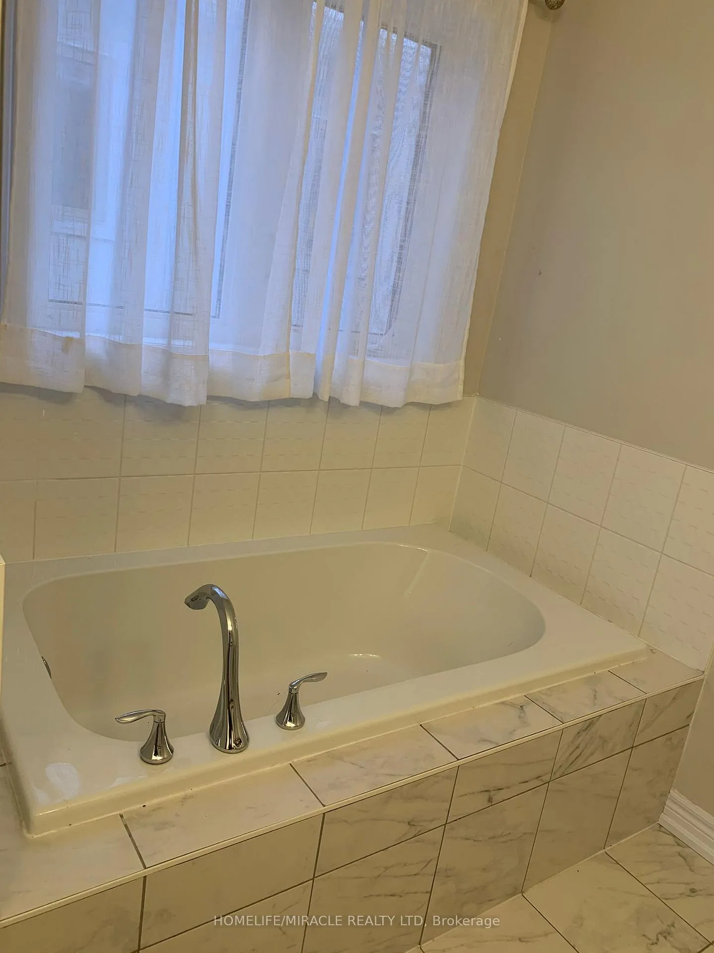 Photo 22 of 72 Clifford Crescent, New Tecumseth, Tottenham — HOMEH