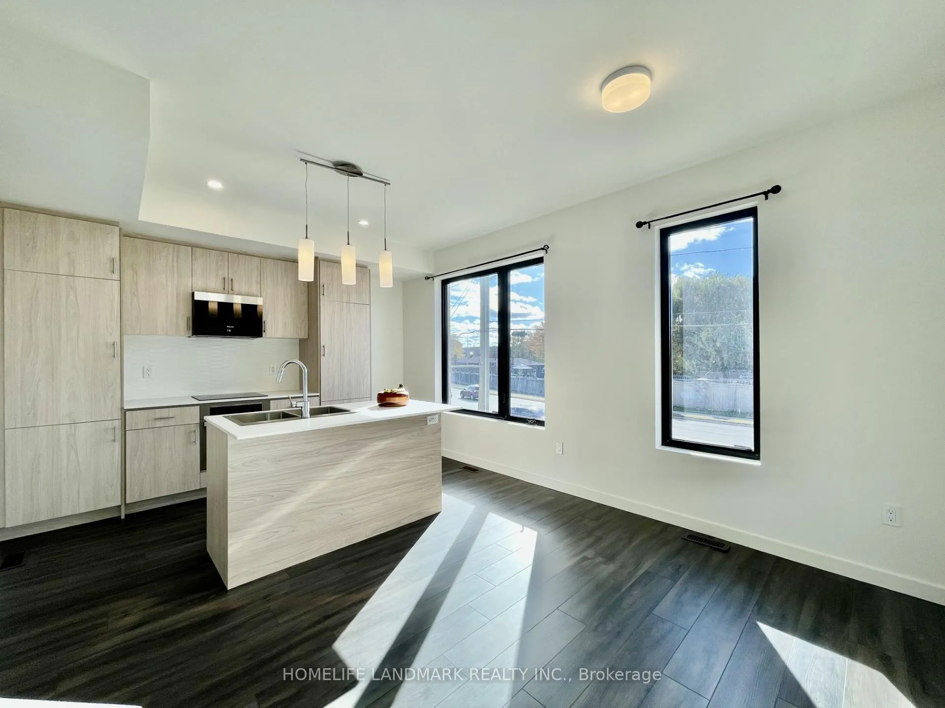 Photo 4 of 29 Rainwater Lane, Barrie, Holly — HOMEH