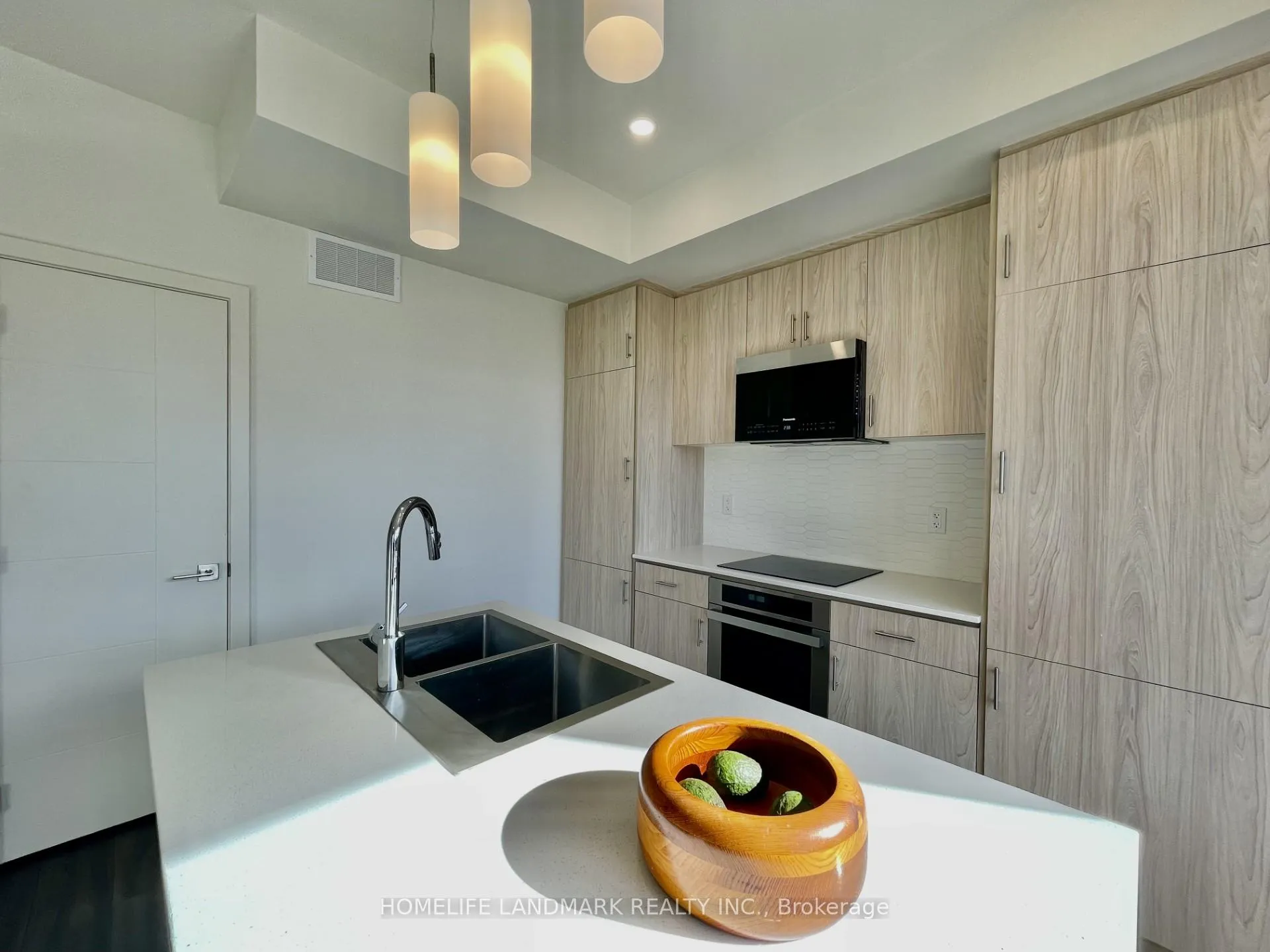 Photo 6 of 29 Rainwater Lane, Barrie, Holly — HOMEH
