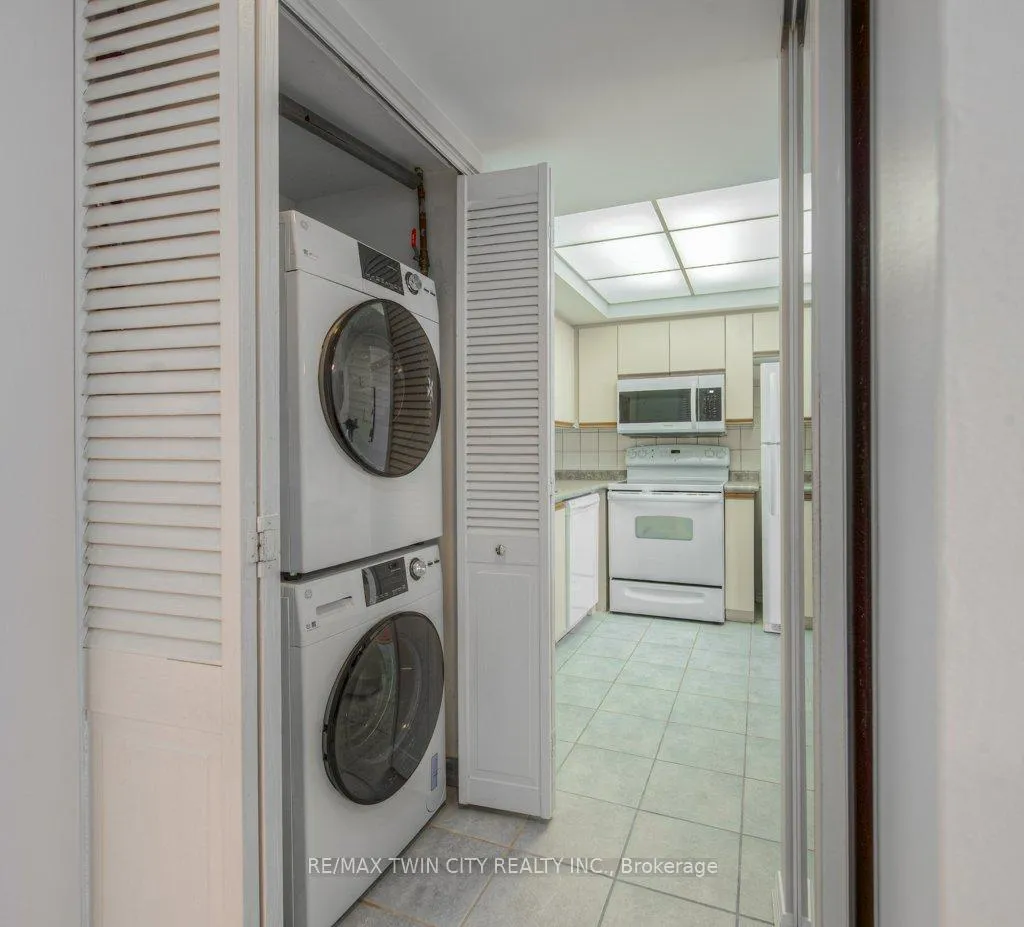 Photo 5 of Unit 202, 3267 King Street E, Kitchener — HOMEH