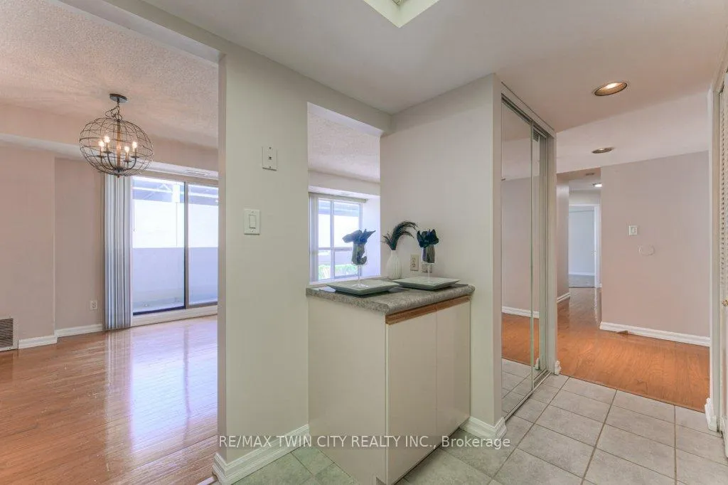 Photo 9 of Unit 202, 3267 King Street E, Kitchener — HOMEH