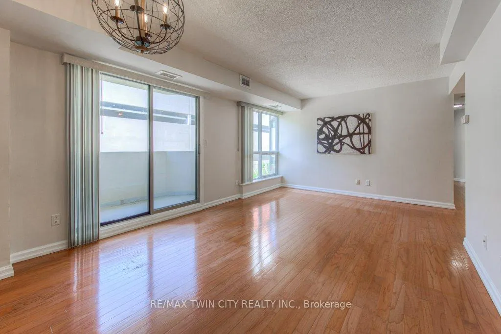 Photo 10 of Unit 202, 3267 King Street E, Kitchener — HOMEH