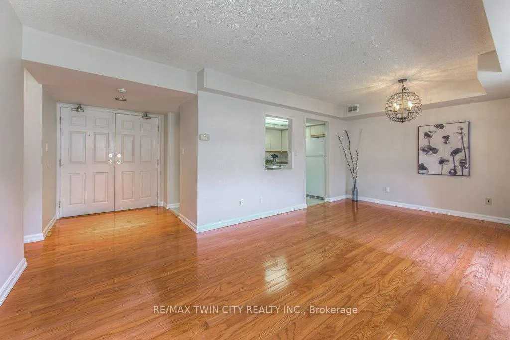 Photo 12 of Unit 202, 3267 King Street E, Kitchener — HOMEH