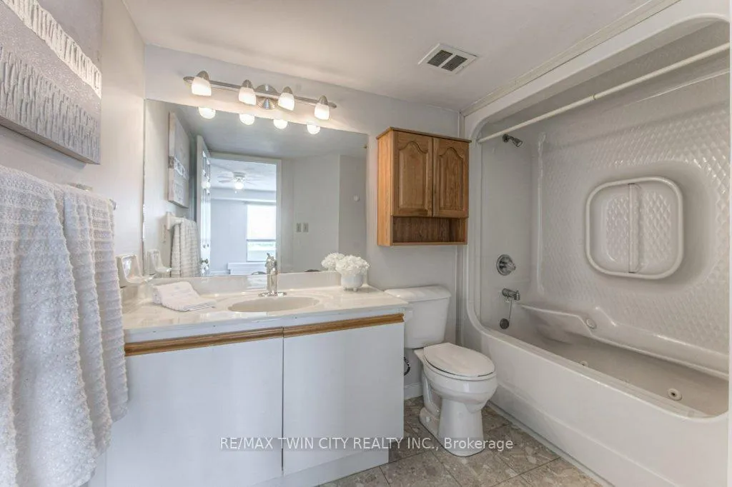 Photo 17 of Unit 202, 3267 King Street E, Kitchener — HOMEH