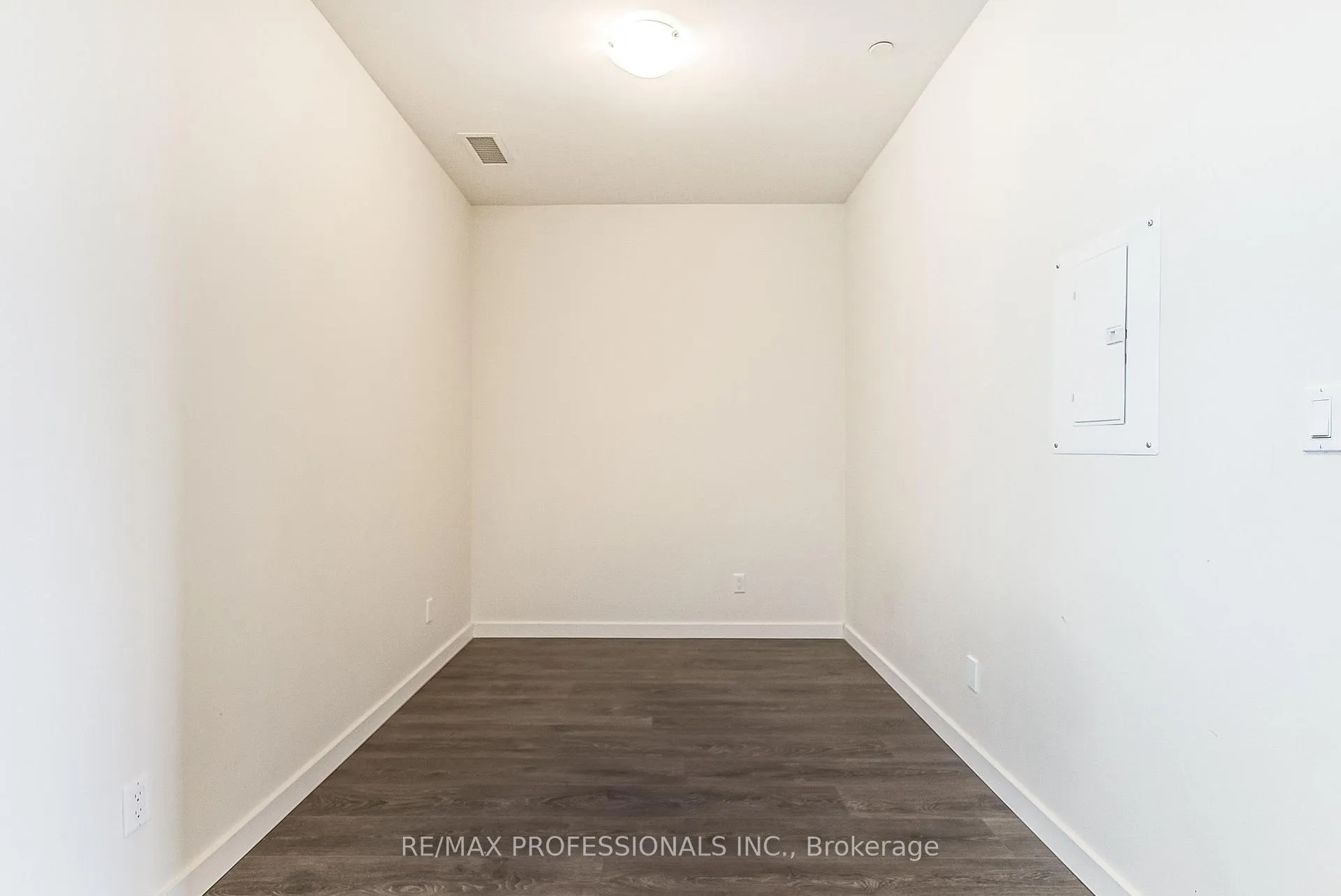 Photo 8 of Unit 421, 690 King Street W, Kitchener, KW Hospital — HOMEH