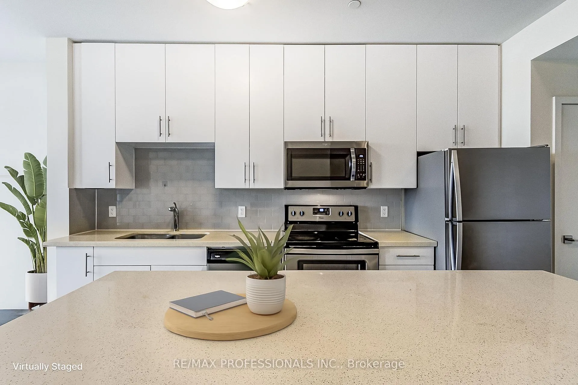 Photo 11 of Unit 421, 690 King Street W, Kitchener, KW Hospital — HOMEH