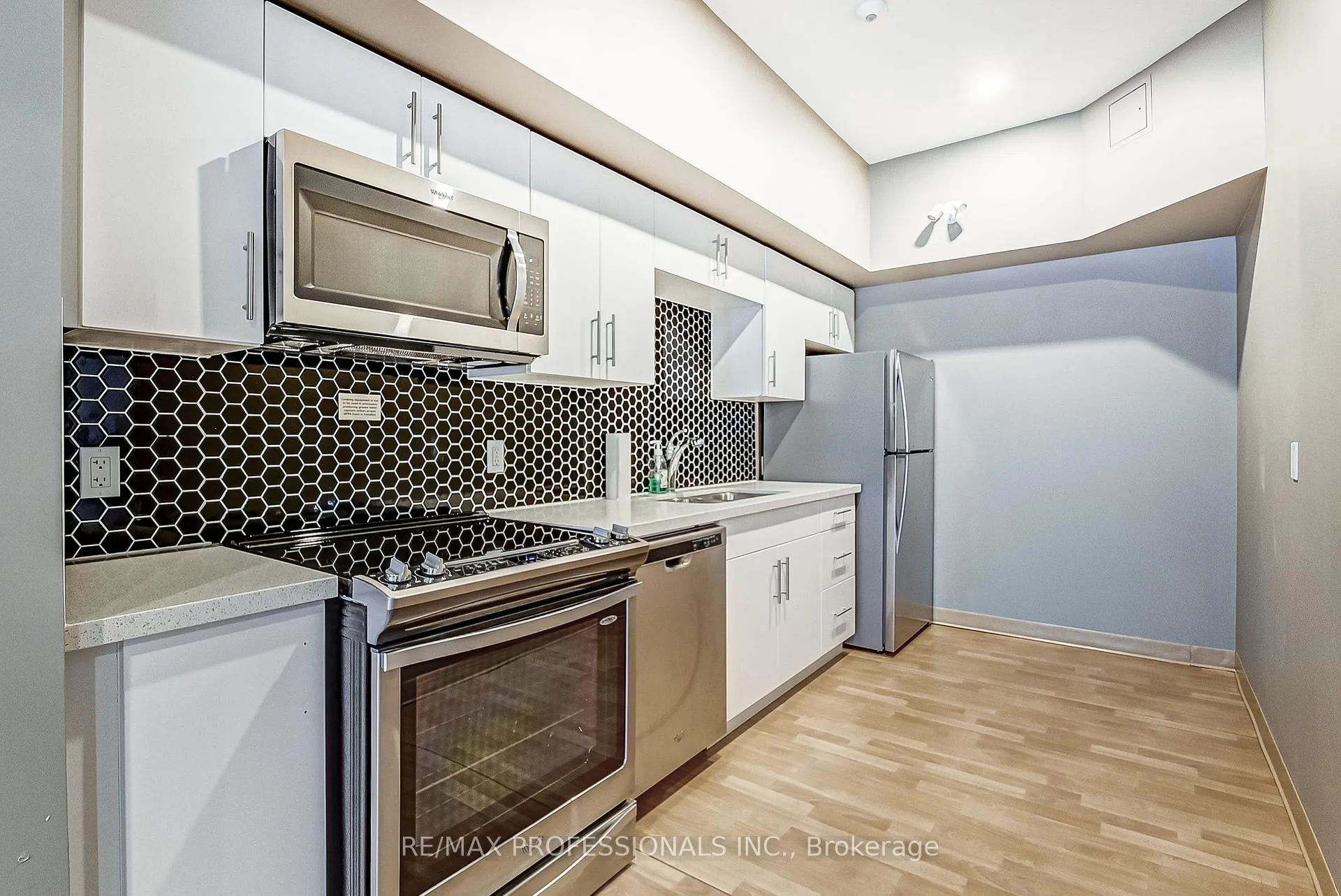 Photo 31 of Unit 421, 690 King Street W, Kitchener, KW Hospital — HOMEH