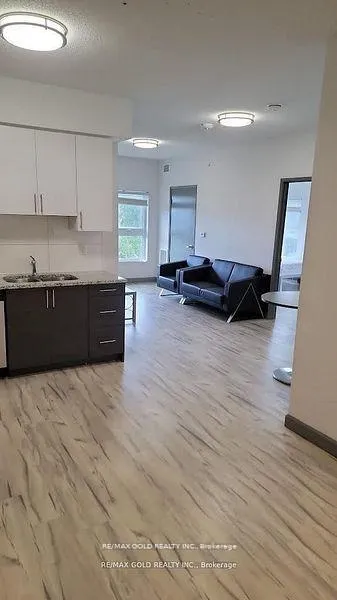 Front of Unit 366, 258 C Sunview Street