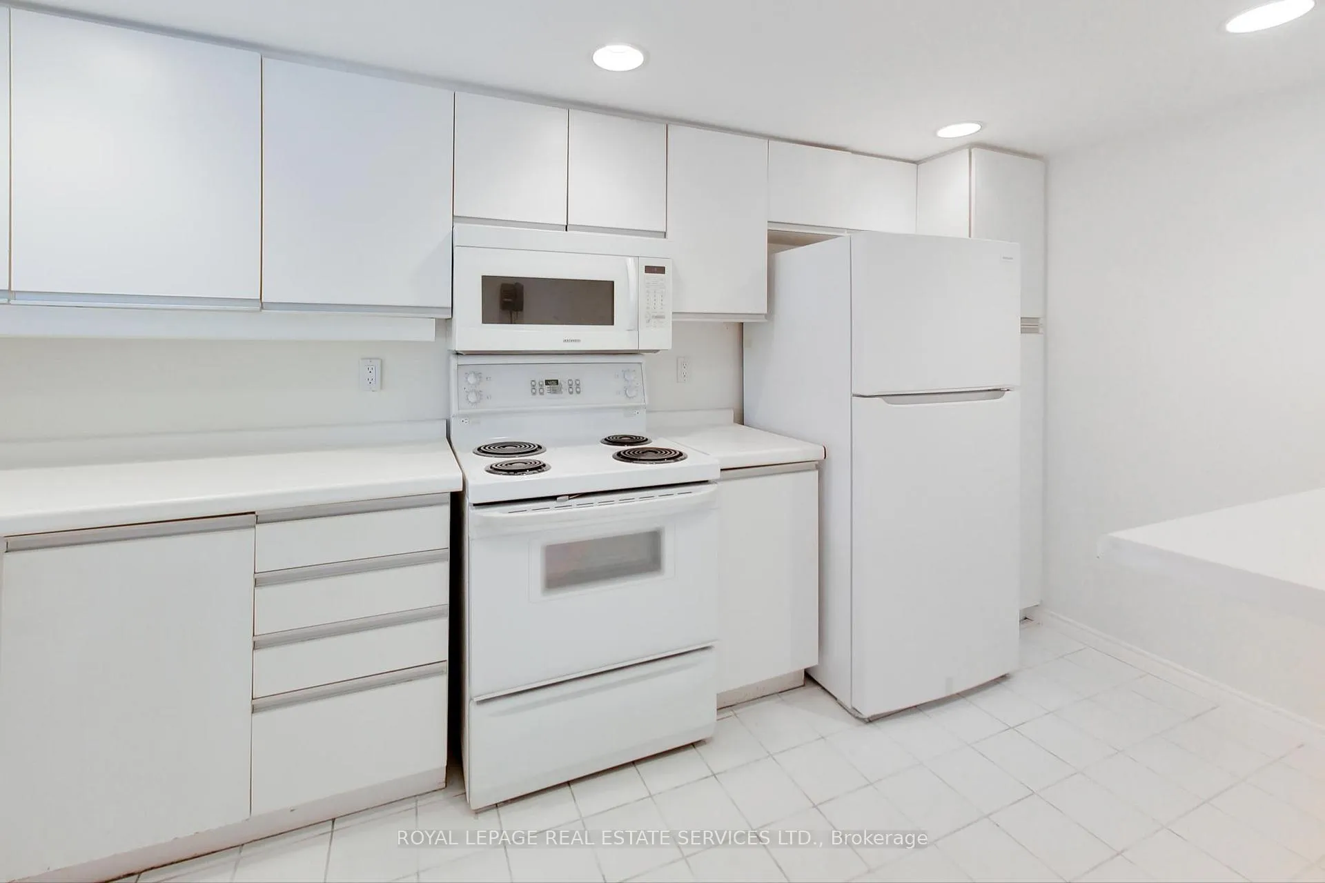 Photo 6 of Unit 514, 225 Davenport Road, Toronto, The Annex — HOMEH