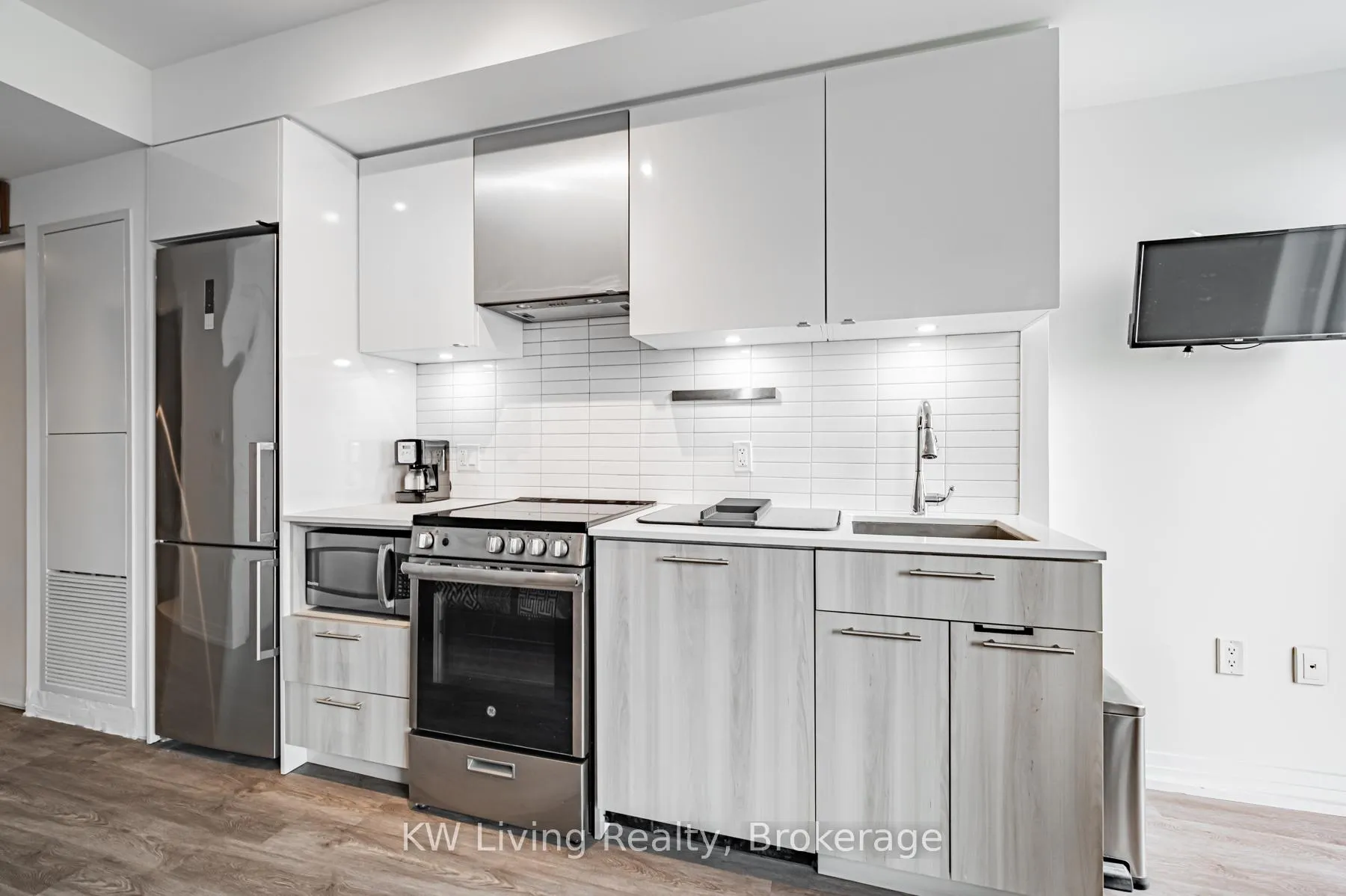 Front of Unit 1527, 251 Jarvis Street