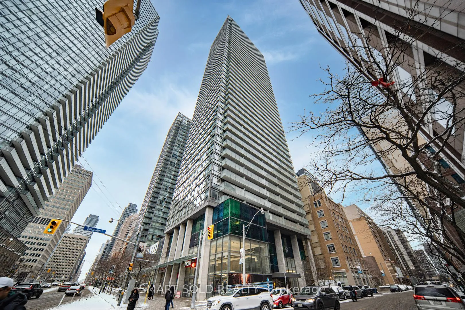 Front of Unit 3708, 38 grenville Street