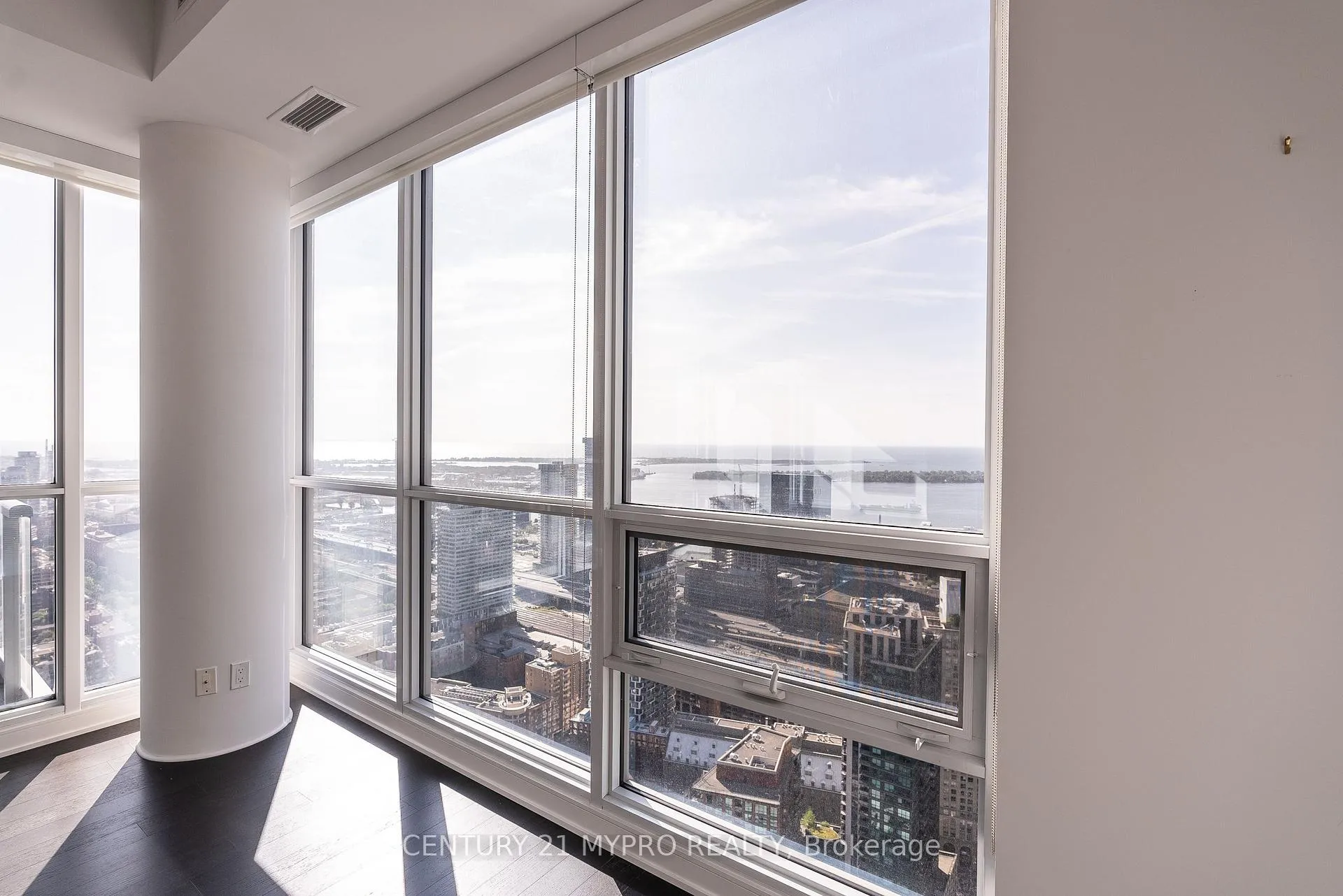 Photo 4 of Unit 4706, 88 Scott Street, Toronto, Church-Yonge Corridor — HOMEH