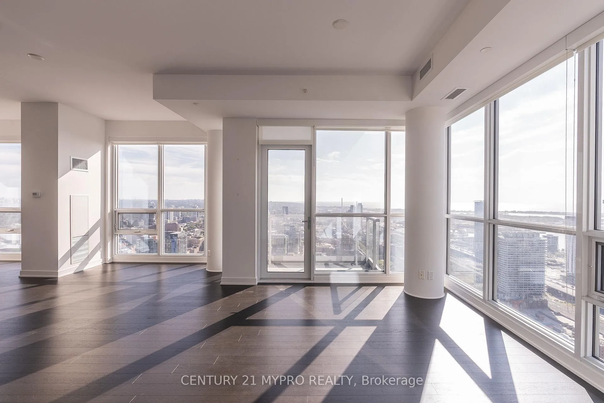 Photo 5 of Unit 4706, 88 Scott Street, Toronto, Church-Yonge Corridor — HOMEH