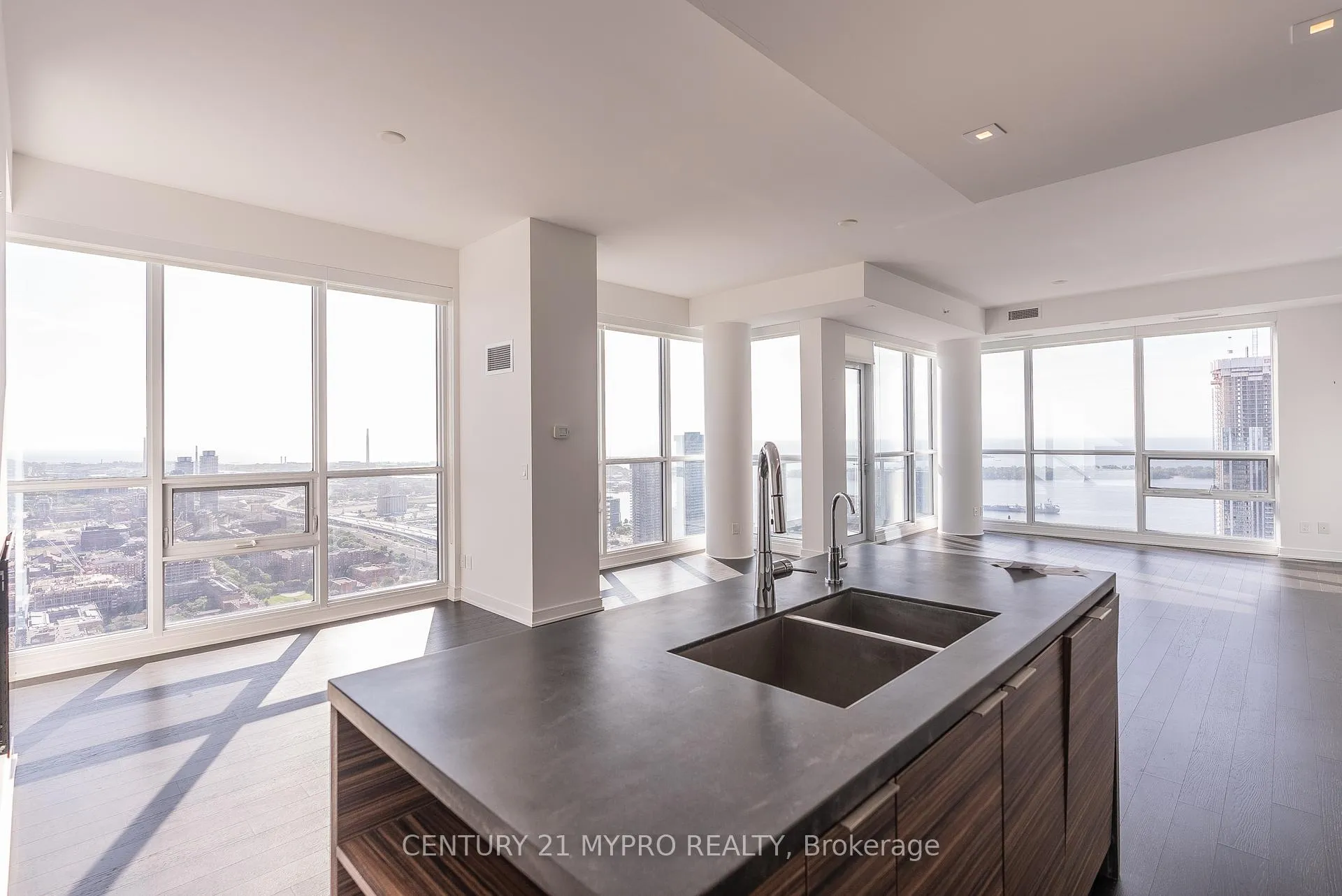 Photo 8 of Unit 4706, 88 Scott Street, Toronto, Church-Yonge Corridor — HOMEH