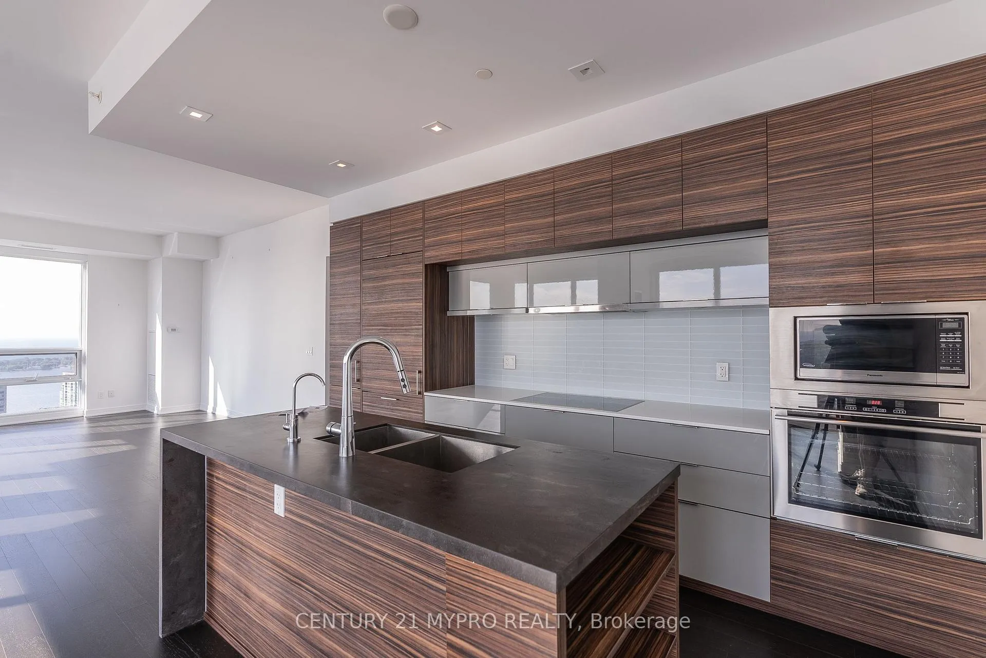 Photo 10 of Unit 4706, 88 Scott Street, Toronto, Church-Yonge Corridor — HOMEH