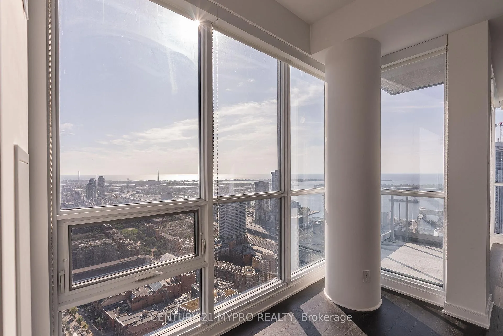 Photo 11 of Unit 4706, 88 Scott Street, Toronto, Church-Yonge Corridor — HOMEH