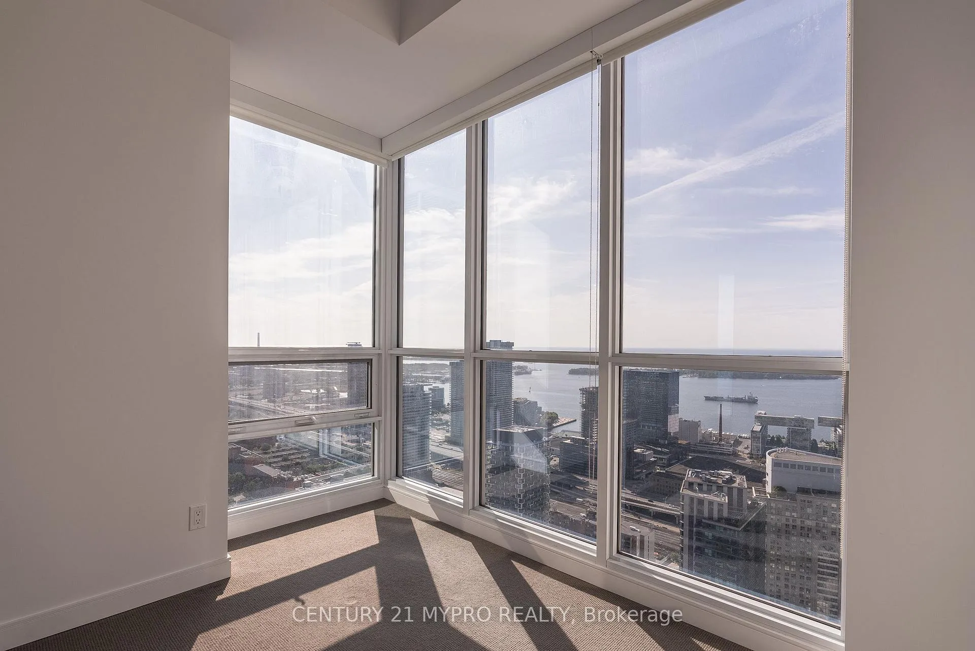 Photo 16 of Unit 4706, 88 Scott Street, Toronto, Church-Yonge Corridor — HOMEH